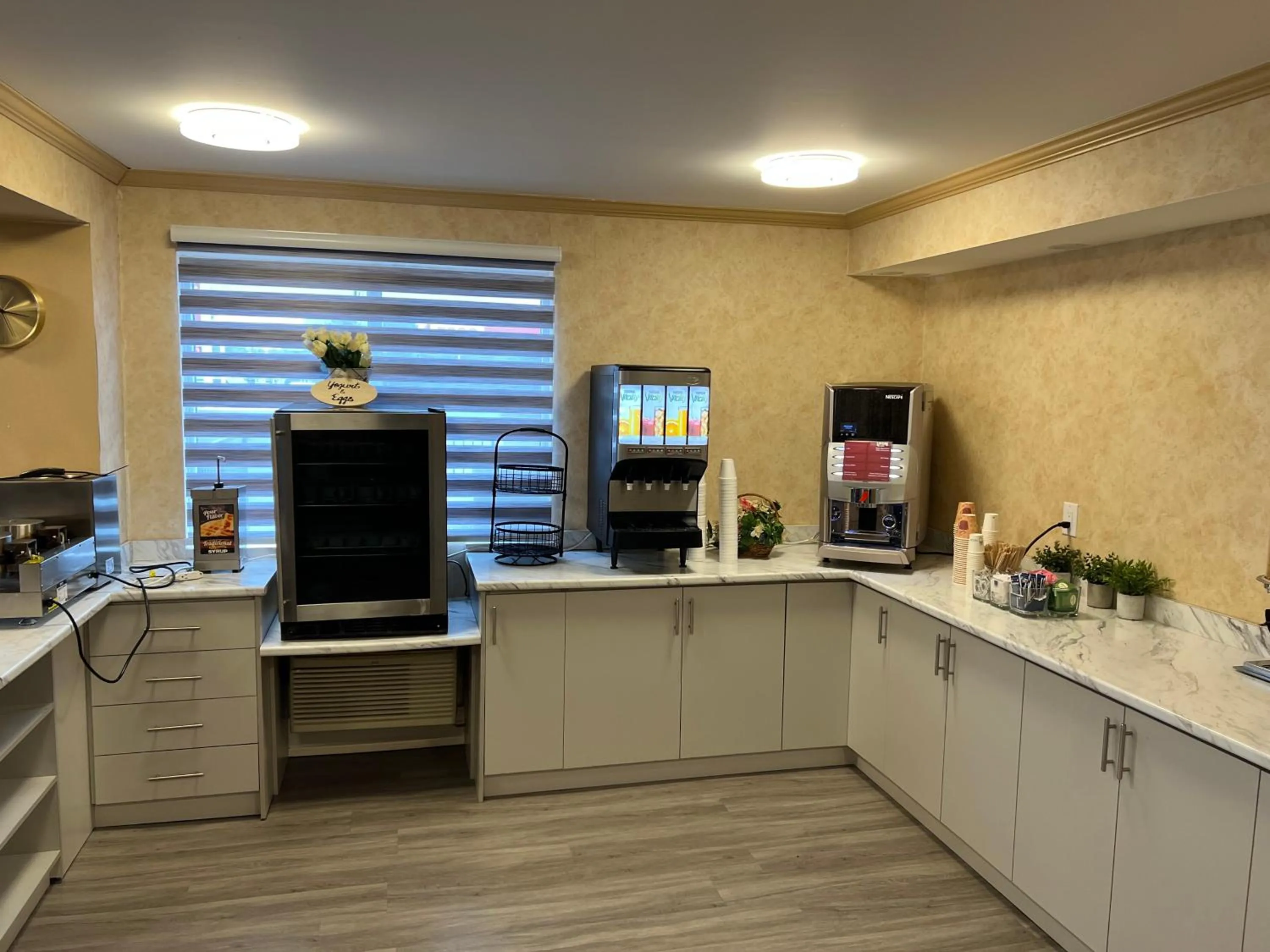 Coffee/tea facilities in The Glengate Hotel & Suites