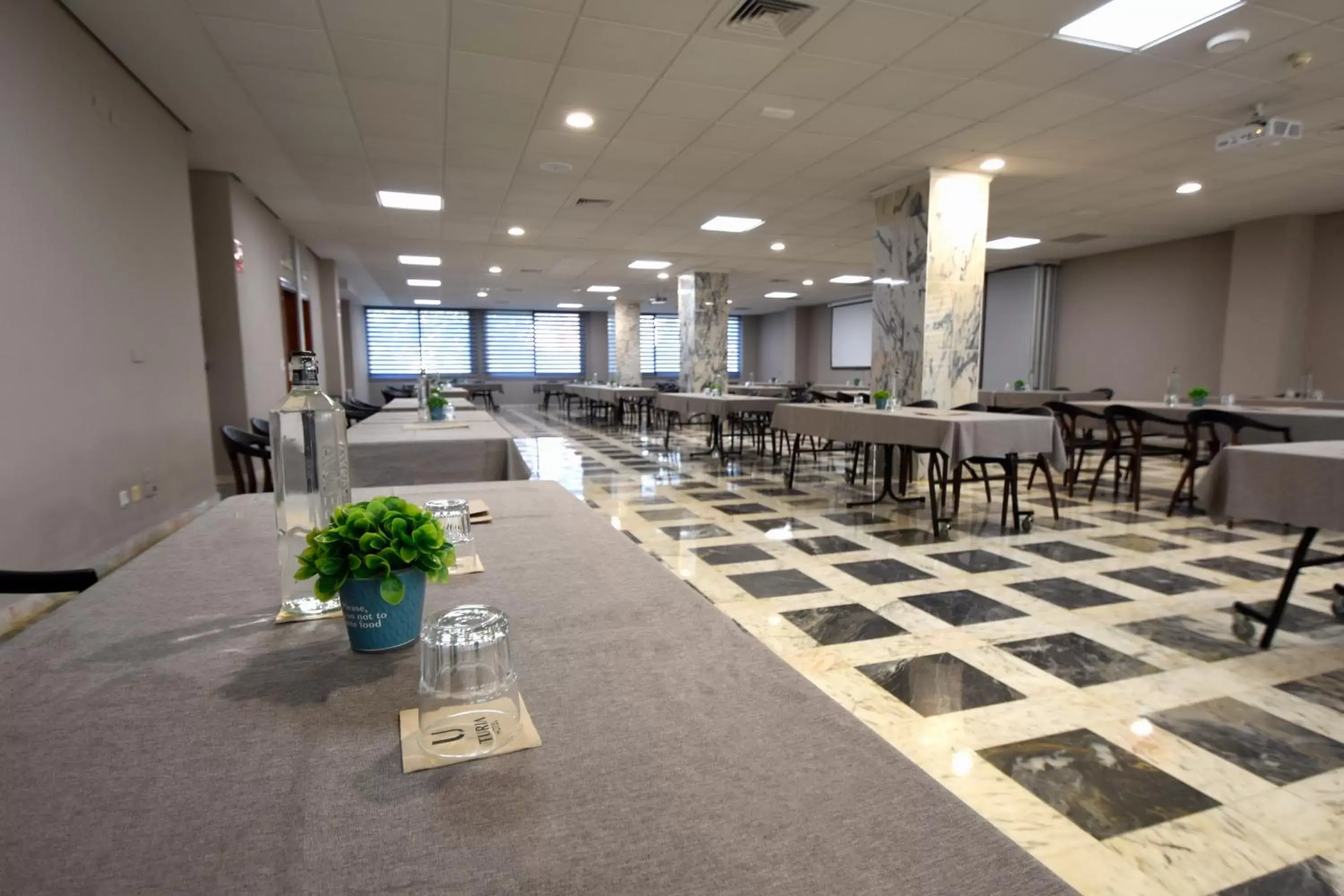 Banquet/Function facilities, Restaurant/Places to Eat in Hotel Turia