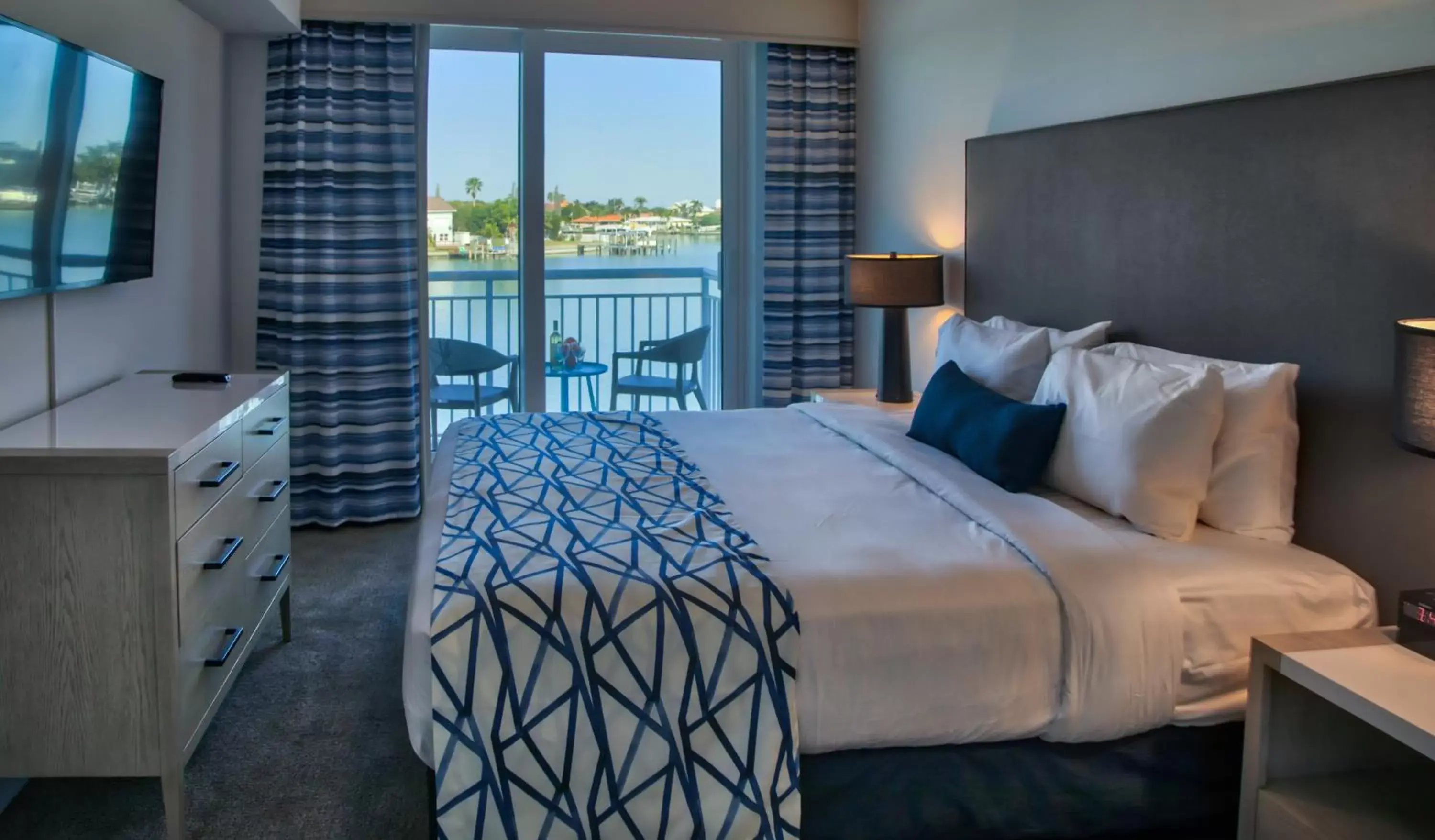 Bedroom, Bed in Provident Oceana Beachfront Suites