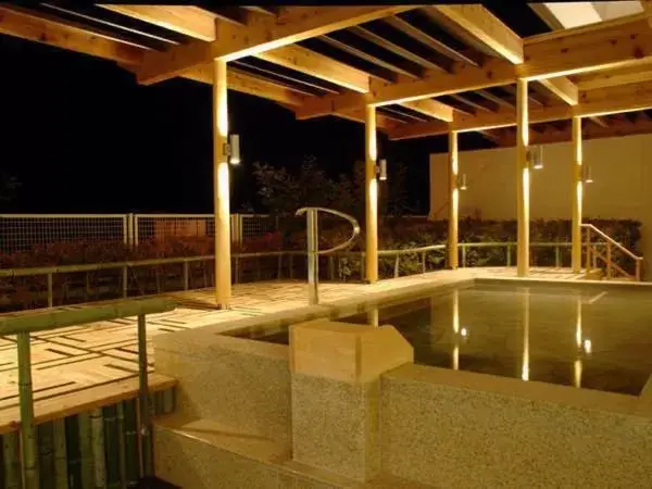 Open Air Bath in Mikawawan Resort Linx