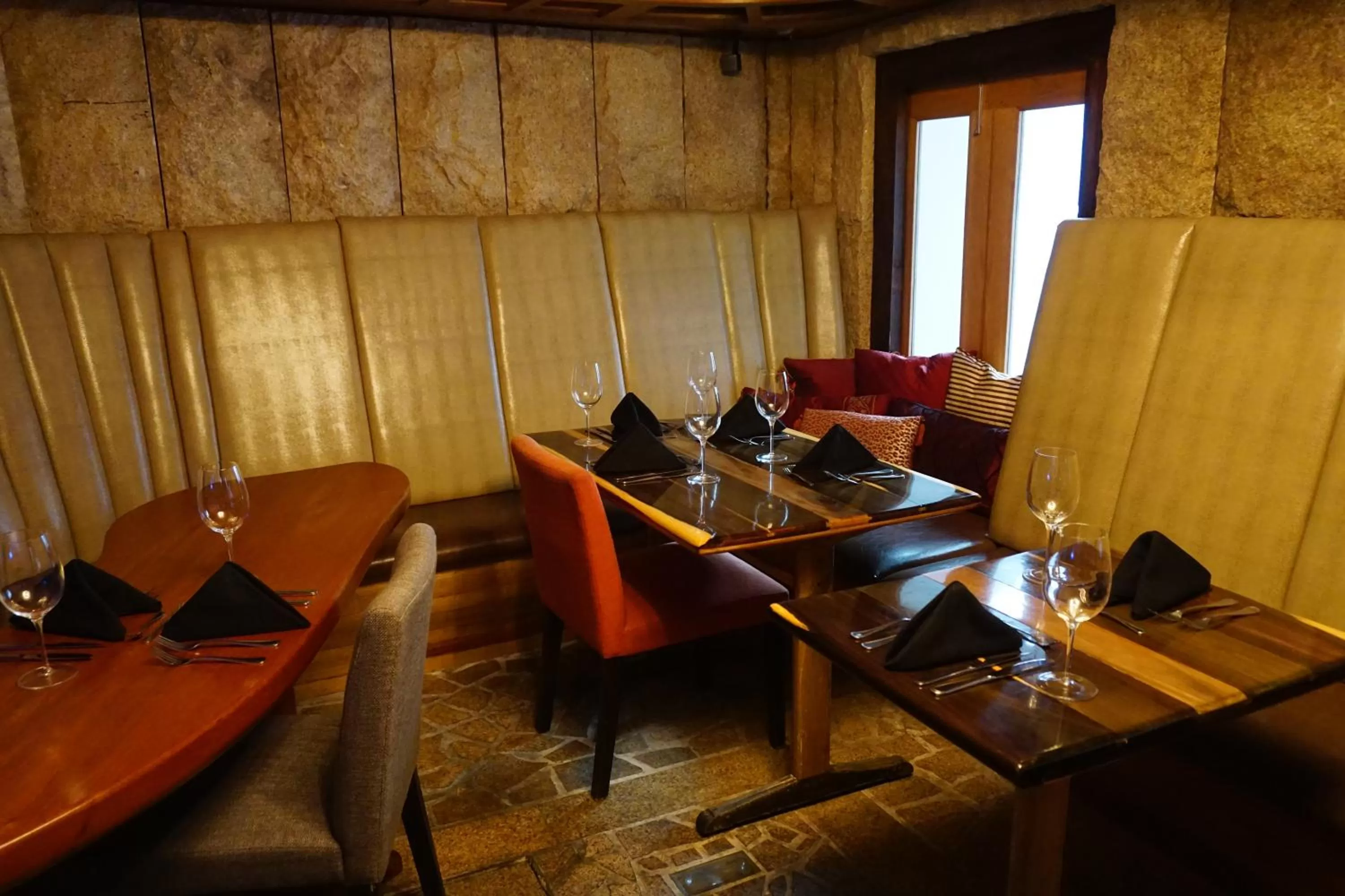 Restaurant/places to eat in Acacia Boutique Hotel