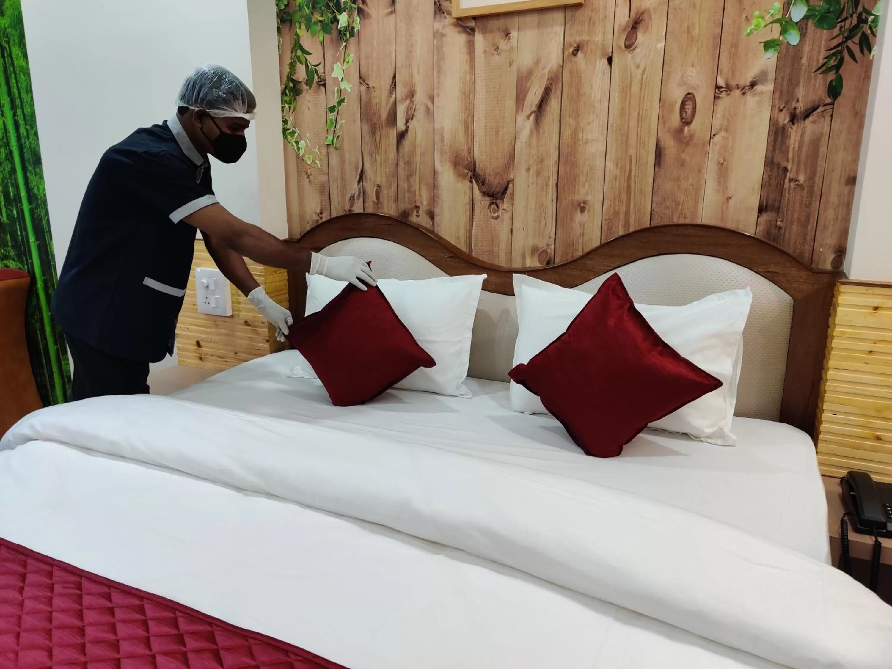 Staff, Bed in Hotel Blooming Soul