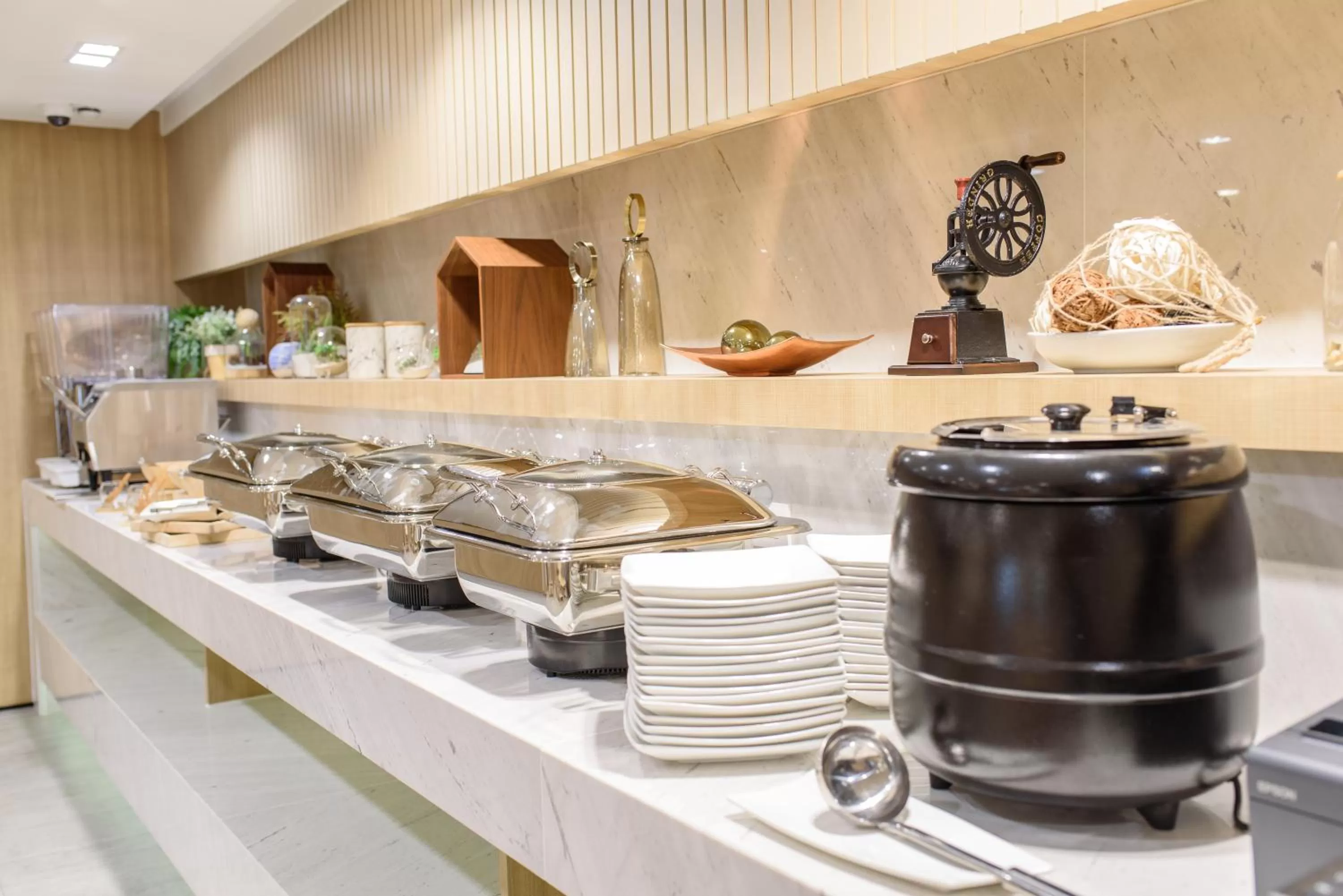 Restaurant/places to eat in Alix Bangkok Hotel