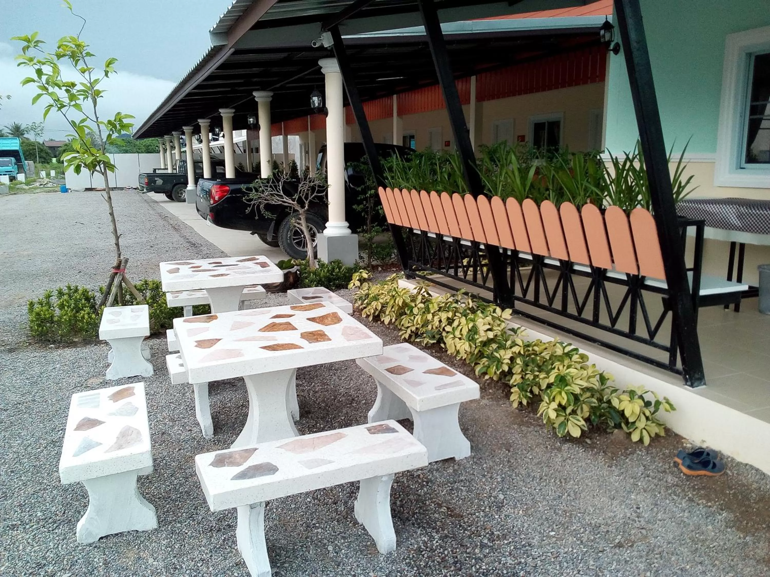 Restaurant/places to eat in Fancy Carp Resort