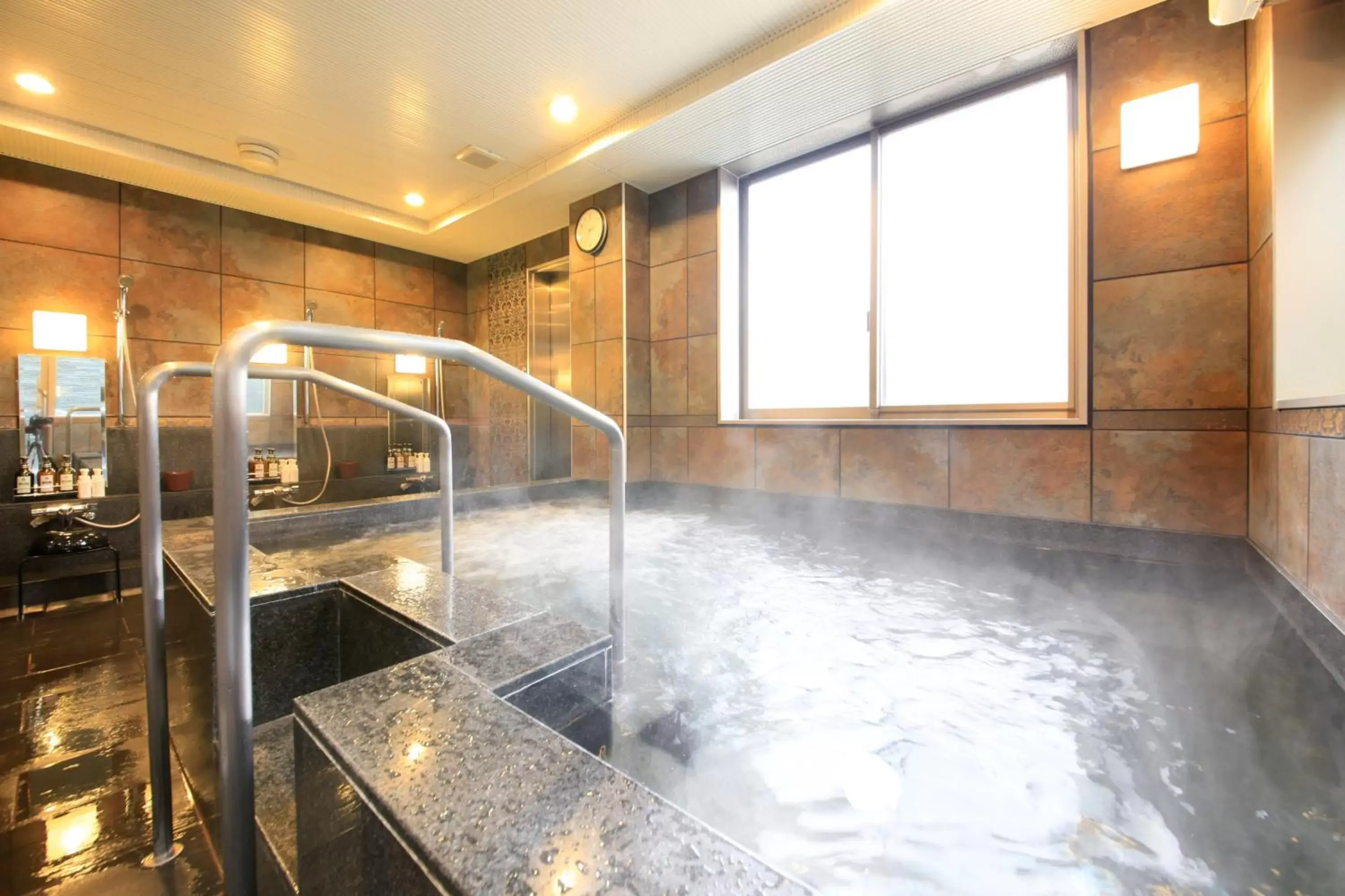 Hot Tub, Swimming Pool in Hotel Coco Grand Kitasenju