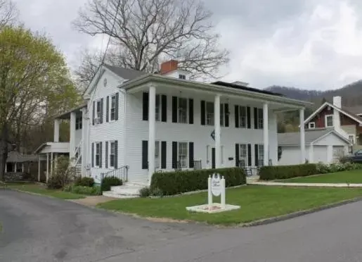 Property Building in Terrell House B&B