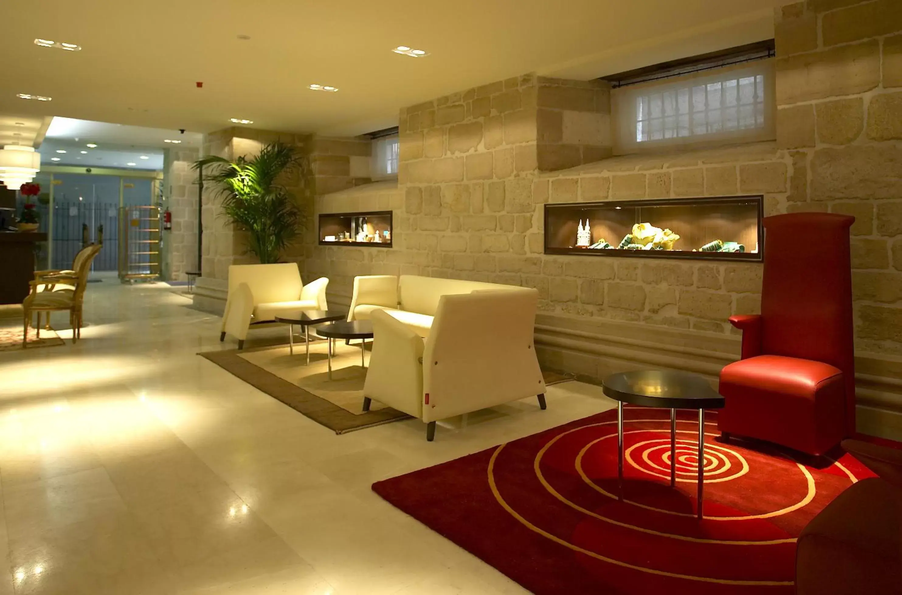 Living room, Lobby/Reception in Palacio de los Blasones Suites