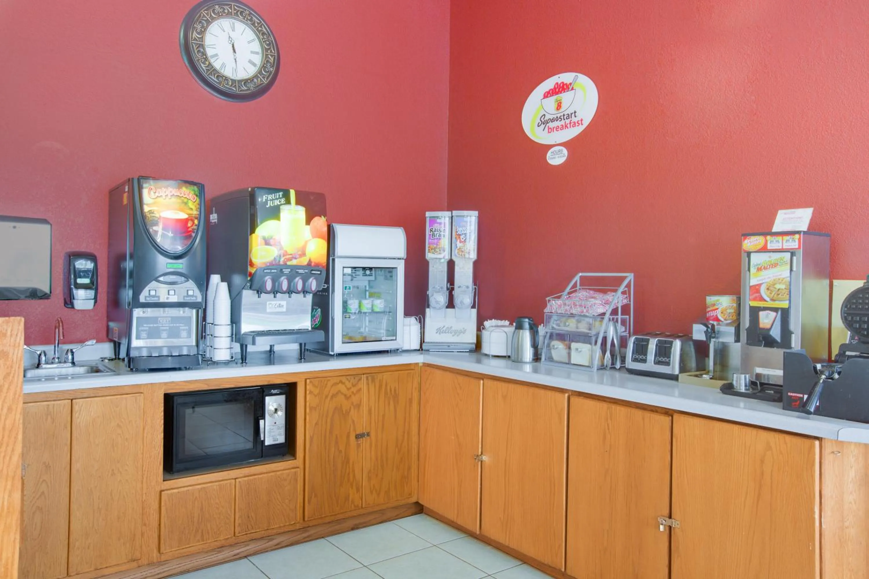 Super 8 by Wyndham Worthington Minnesota