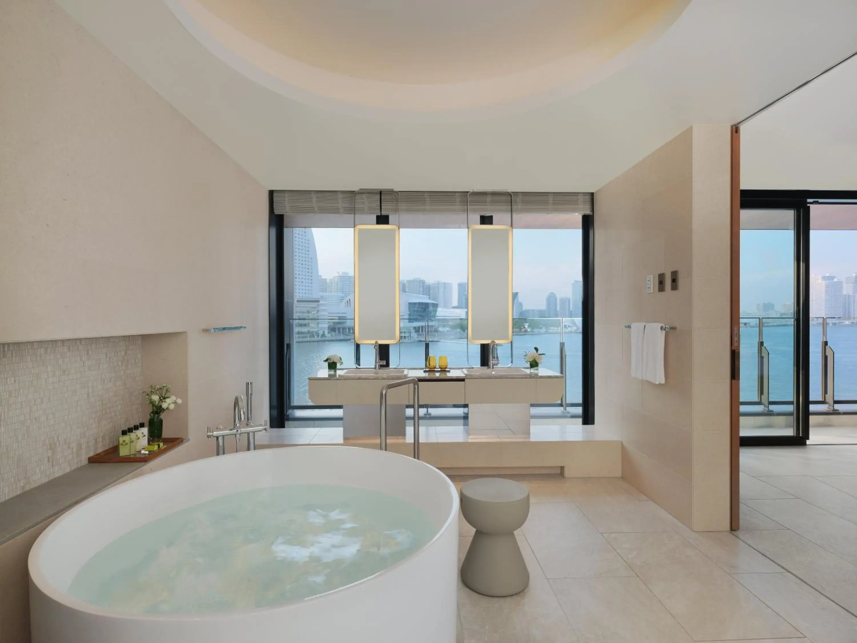 Photo of the whole room, Bathroom in InterContinental Yokohama Pier 8, an IHG Hotel