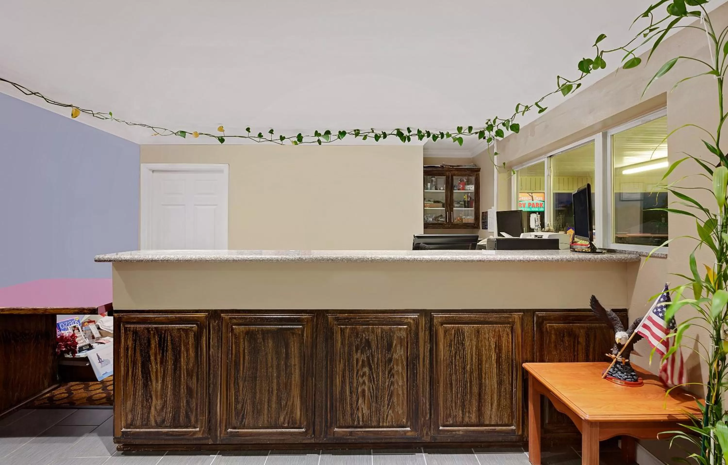 Lobby or reception in Super 8 by Wyndham Siloam Springs