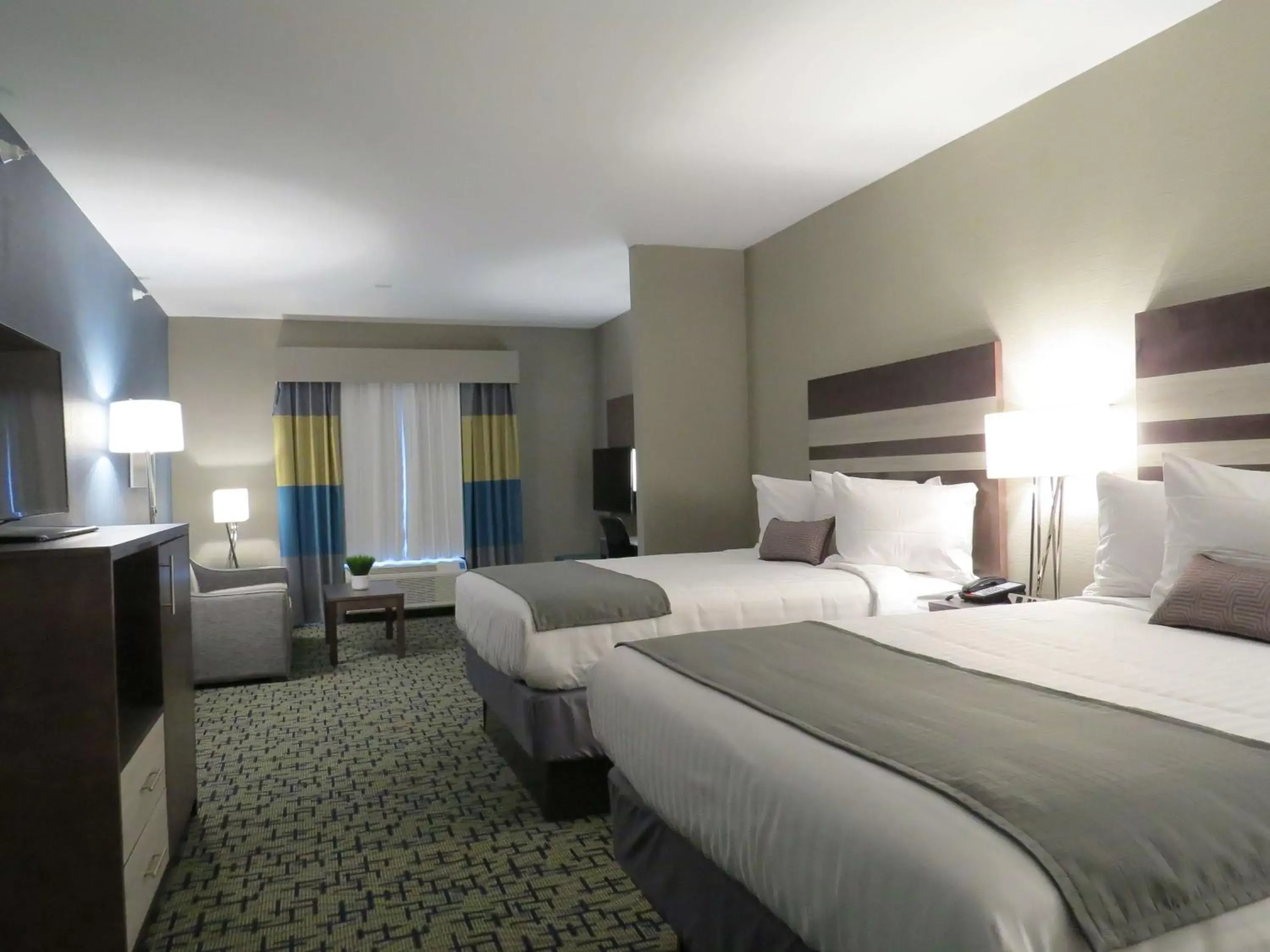 Queen Room with Two Queen Beds and Bath Tub - Disability Access in Best Western Plus Erie Inn & Suites Queen Room with Two Queen Beds and Bath Tub - Disability Access in Best Western Plus Erie Inn & Suites