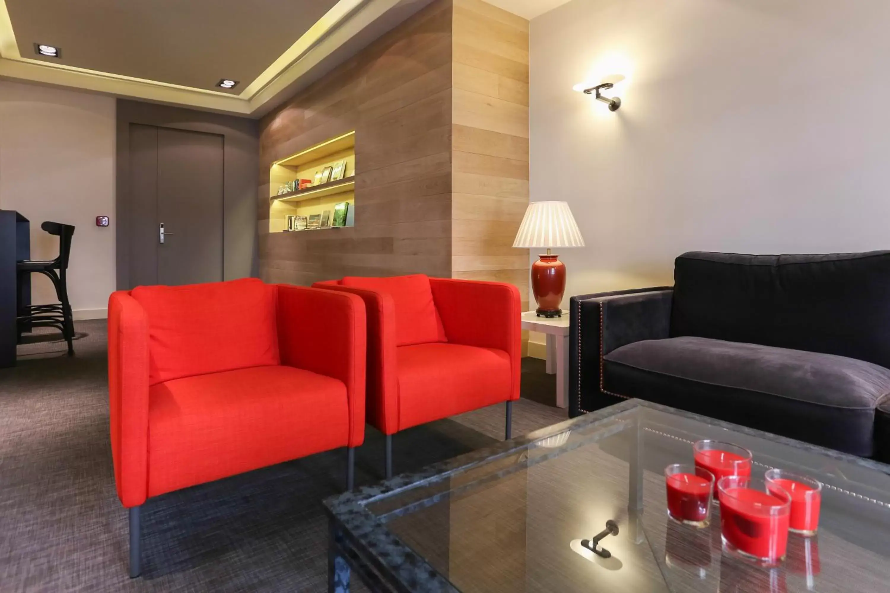 Communal lounge/ TV room, Seating Area in Hotel Leyre