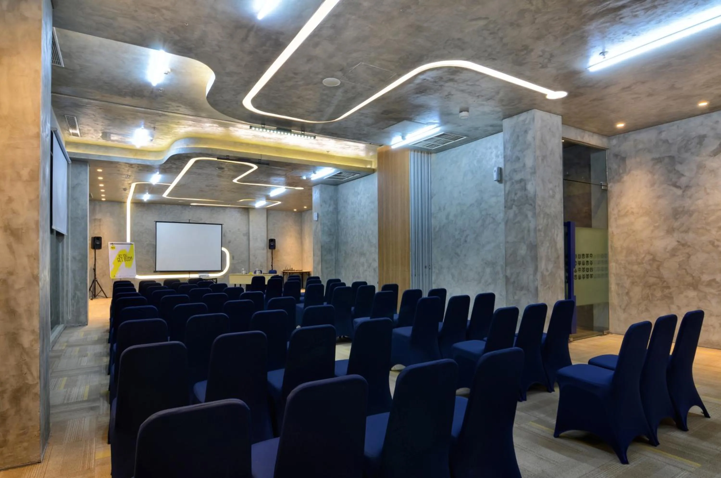 Meeting/conference room in Yello Hotel Jemursari