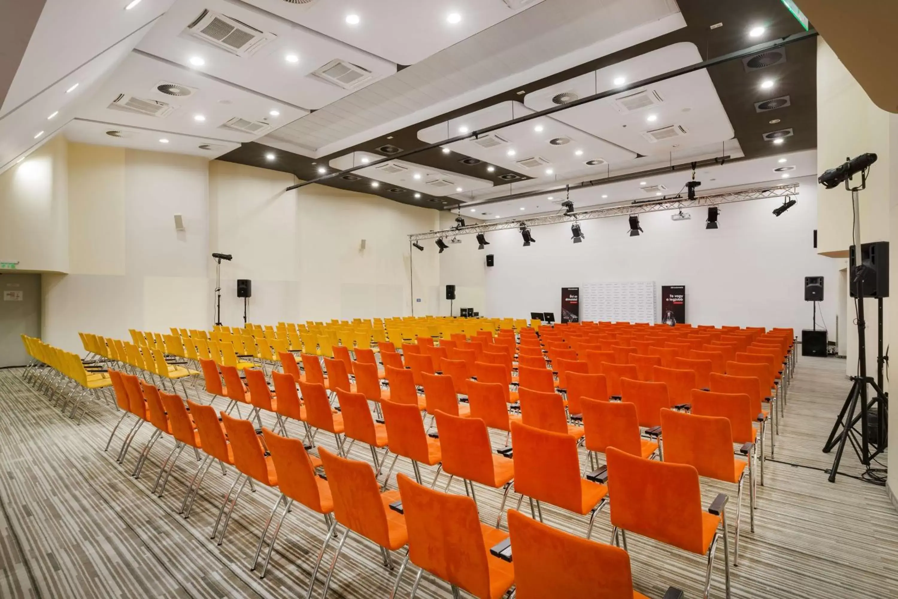 Meeting/conference room in Park Inn By Radisson Budapest