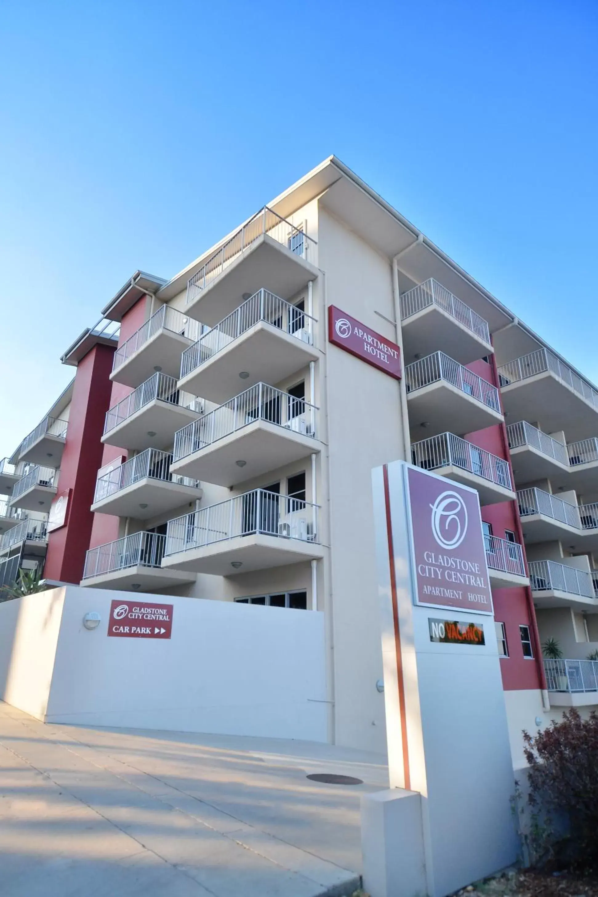 Facade/entrance, Property Building in Gladstone City Central Apartment Hotel