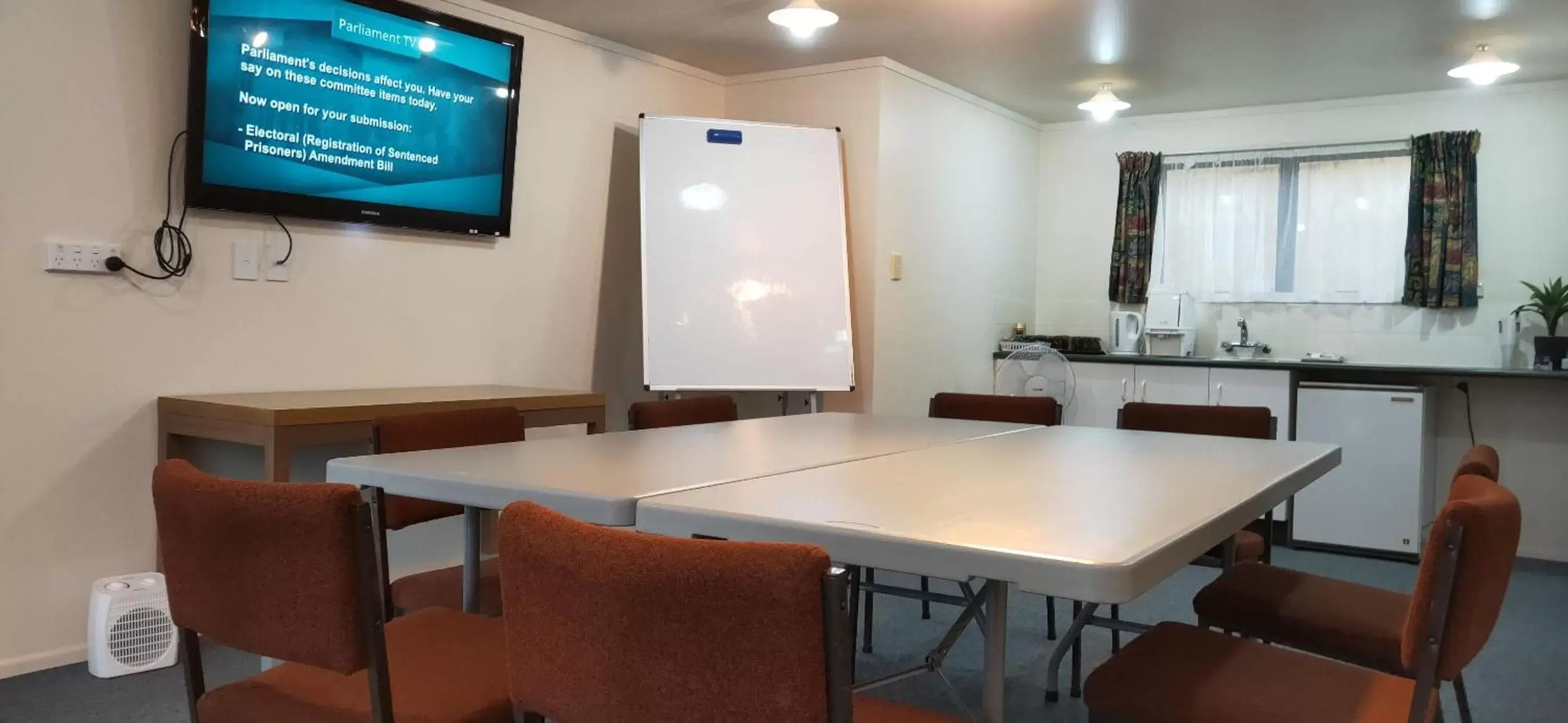 Meeting/conference room in Cypress Court Motel