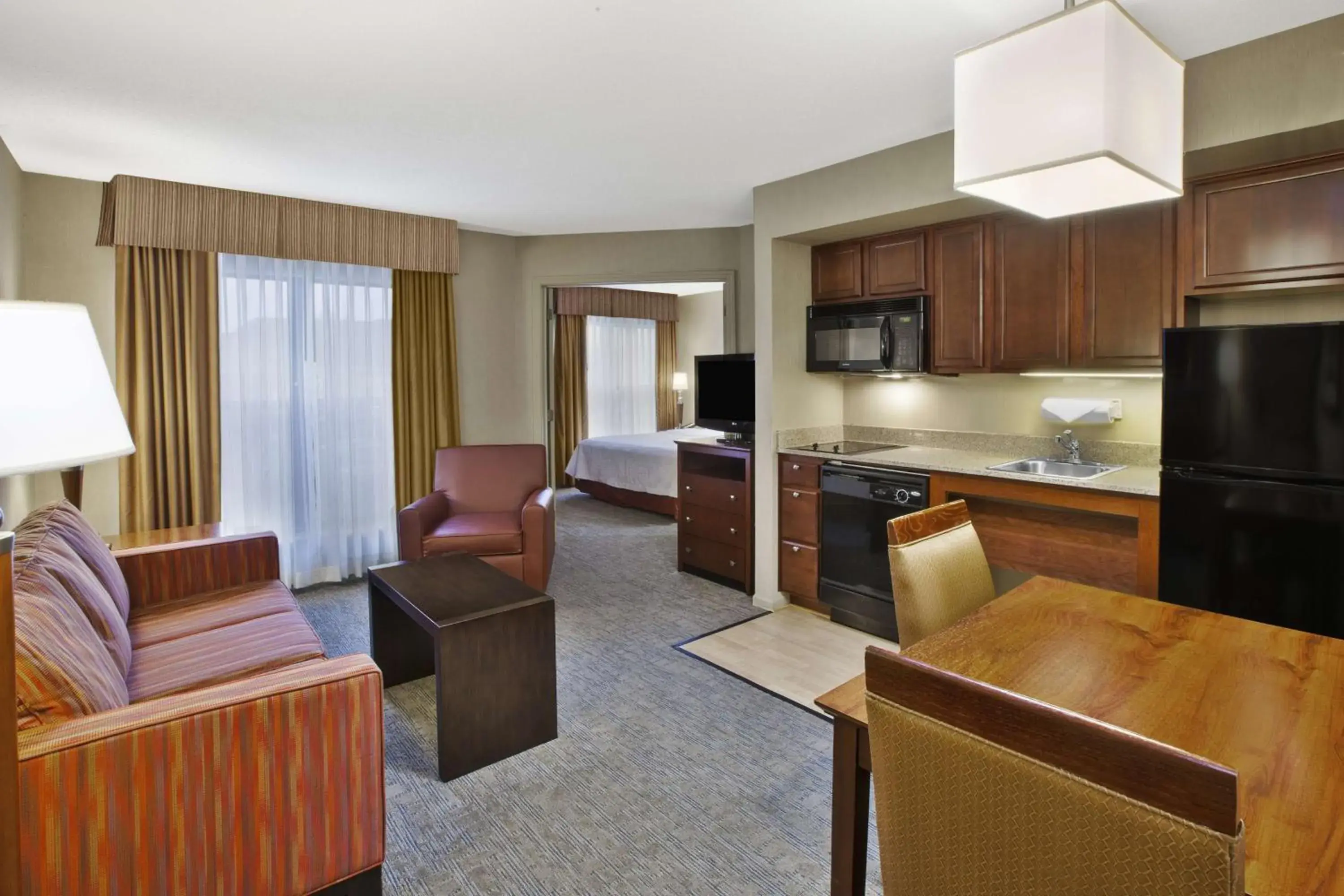 Bedroom, Seating Area in Homewood Suites Dayton-Fairborn