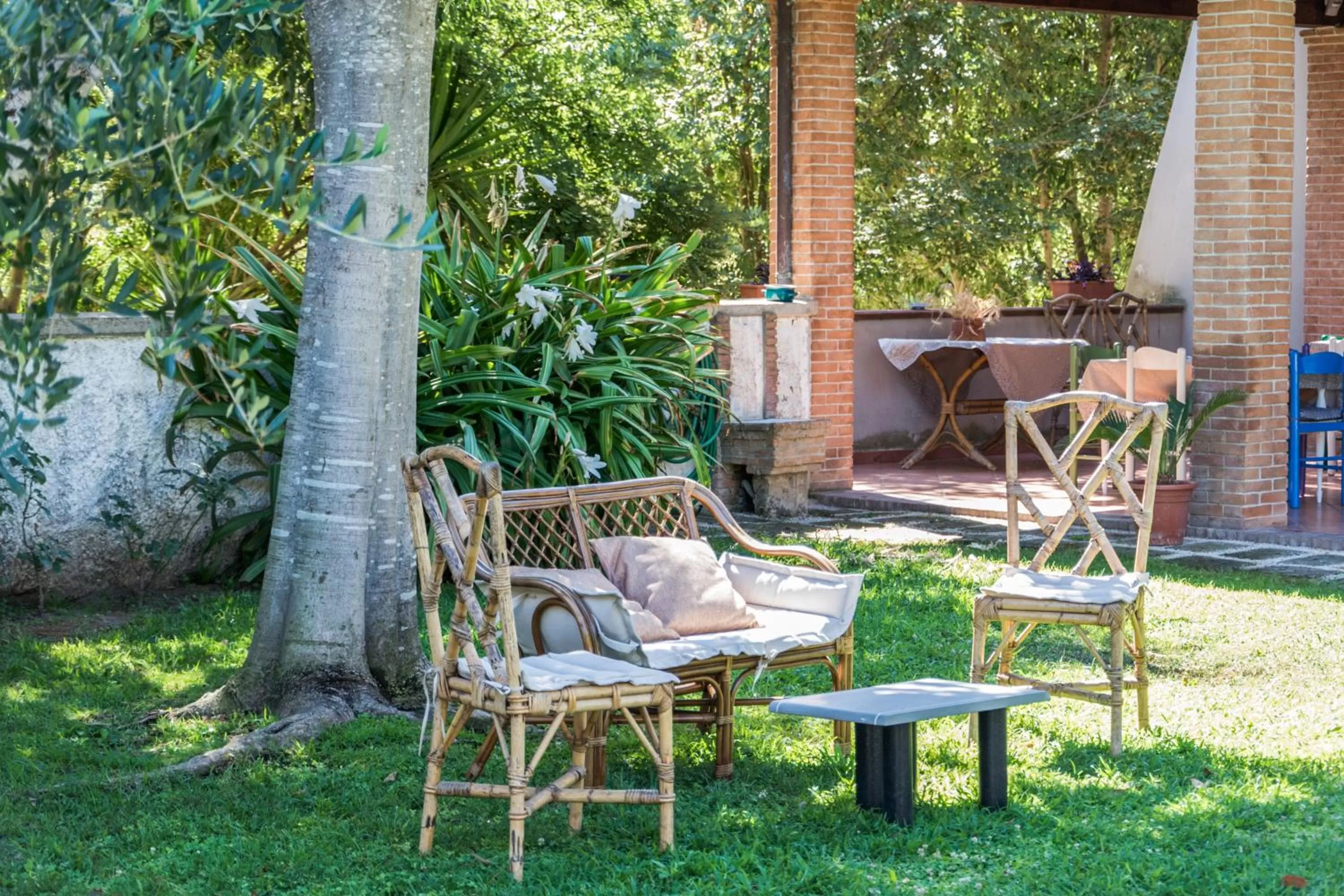 Patio, BBQ Facilities in La Masseria