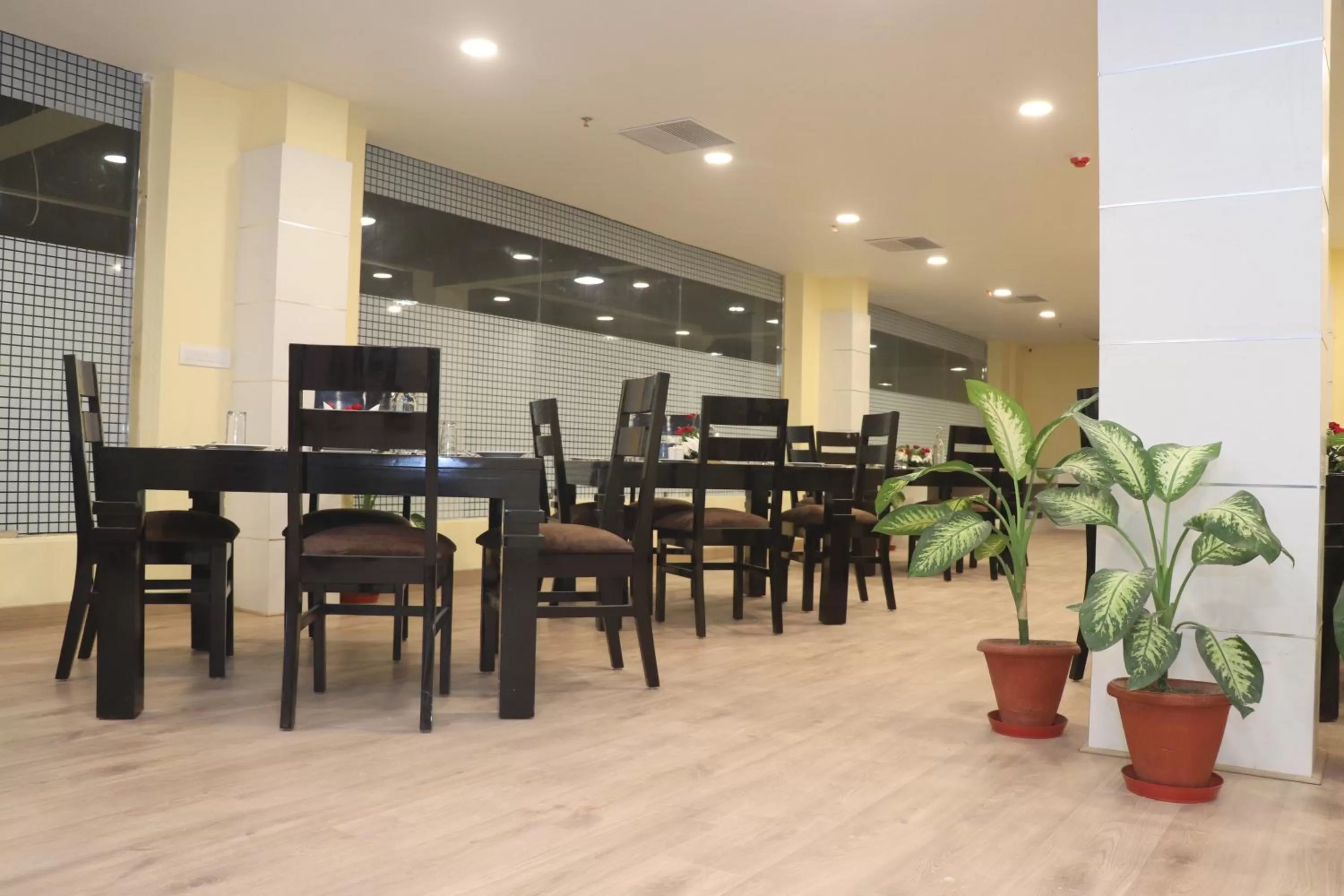 Dining area in Click Hotel Transport Nagar