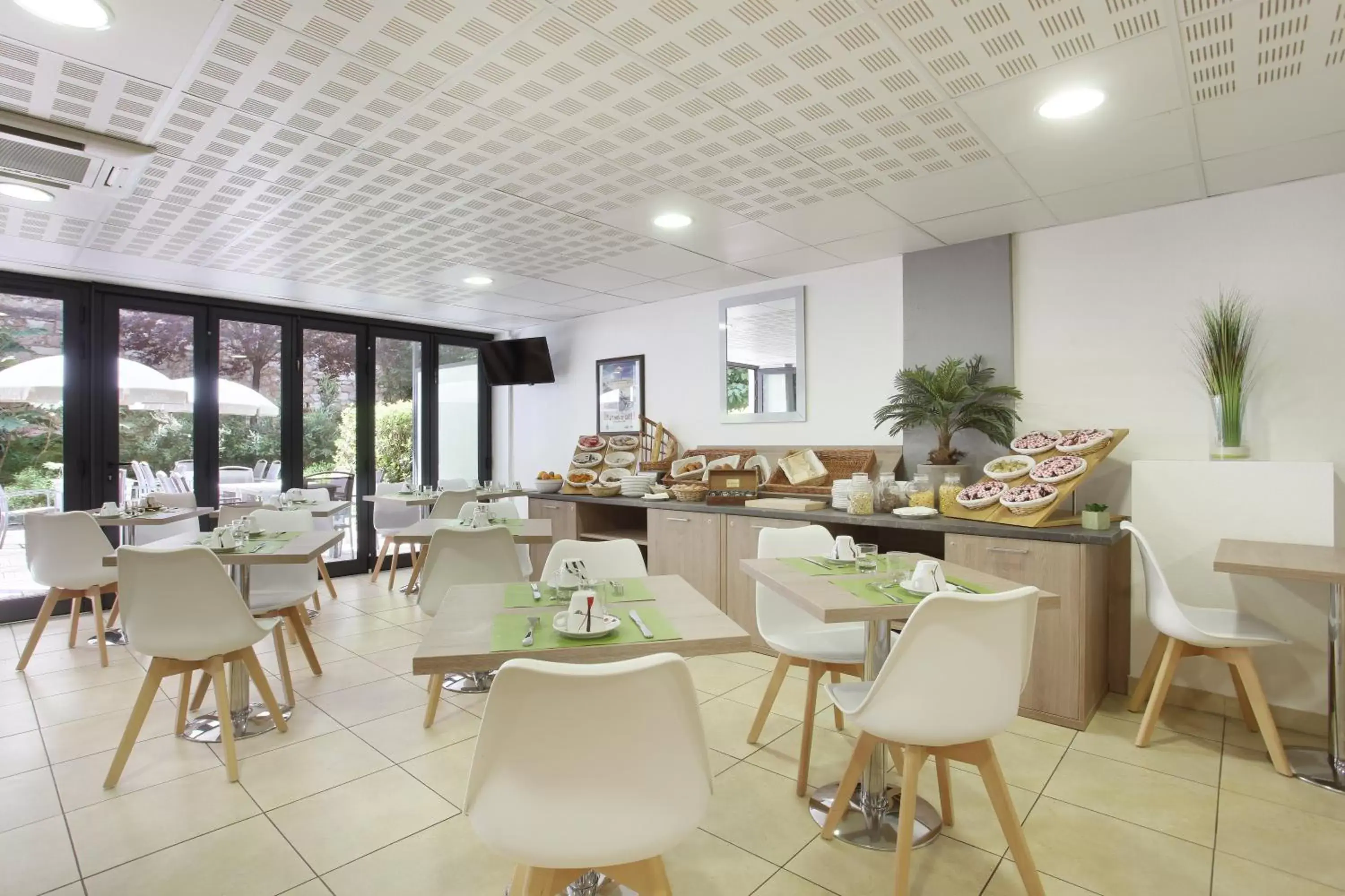 Buffet breakfast, Restaurant/Places to Eat in Odalys City Beausoleil les Hauts de la Principauté