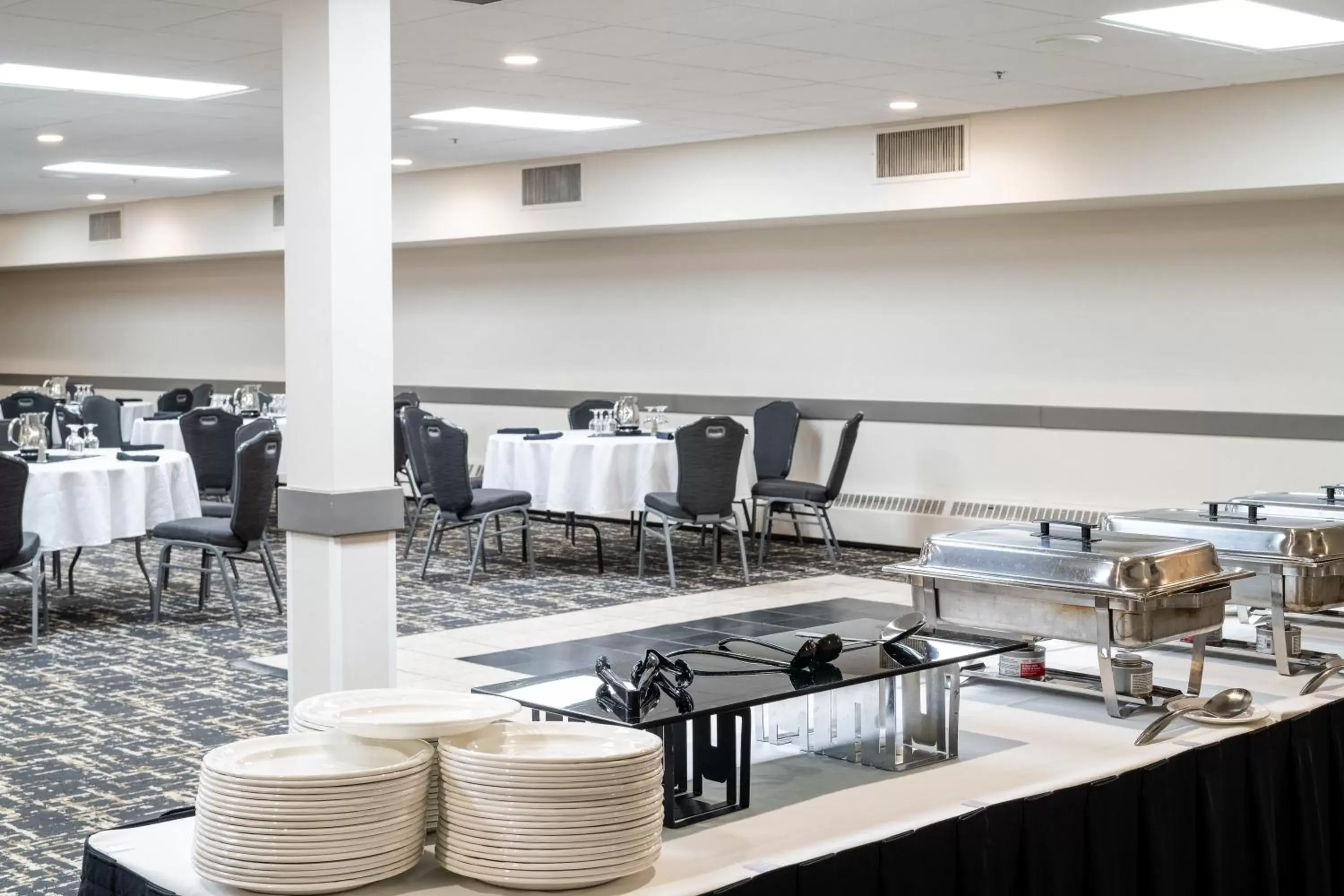 Meeting/conference room, Restaurant/Places to Eat in Crowne Plaza Hotel Moncton Downtown, an IHG Hotel