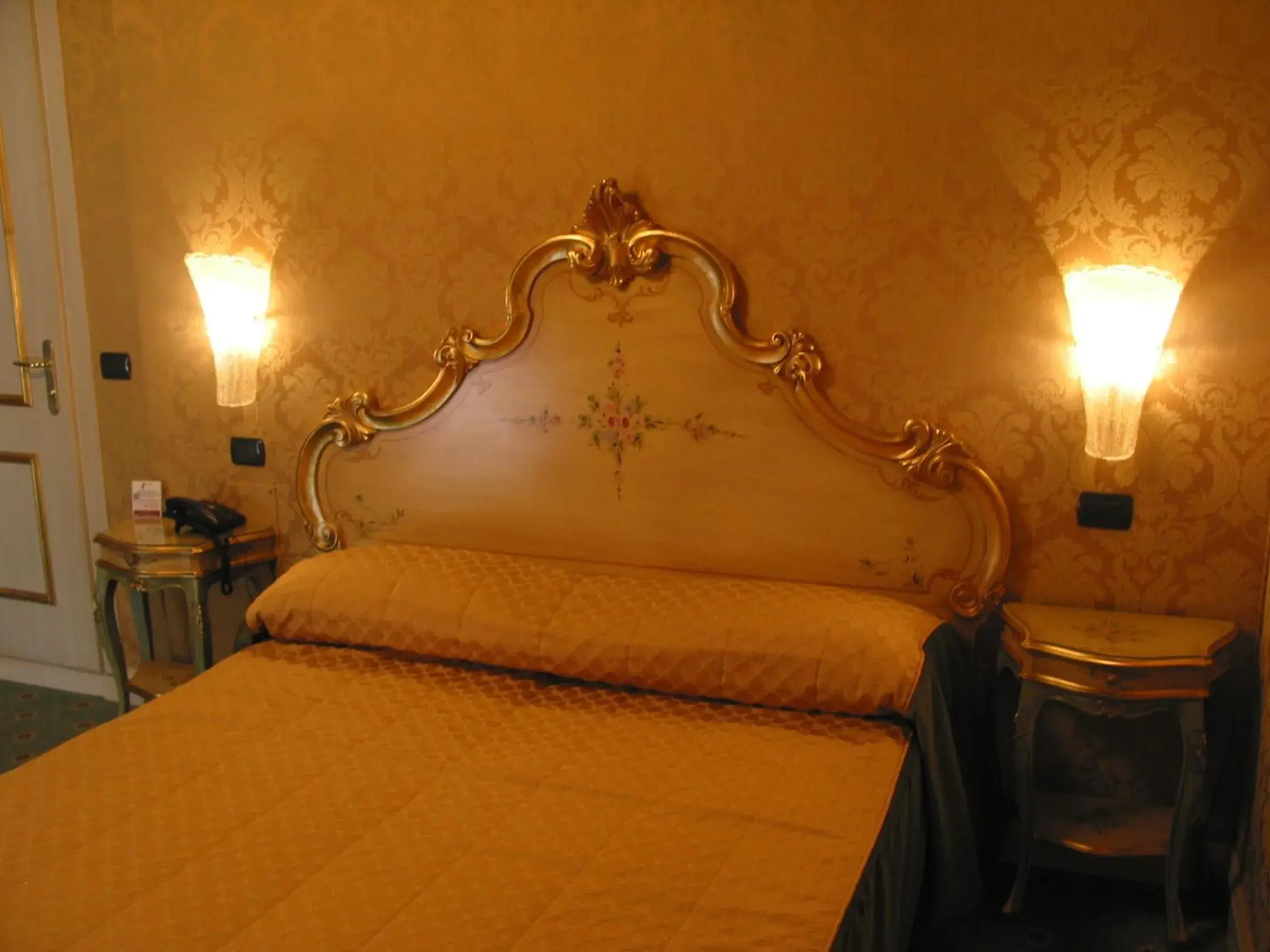 Bed in Hotel Belle Epoque