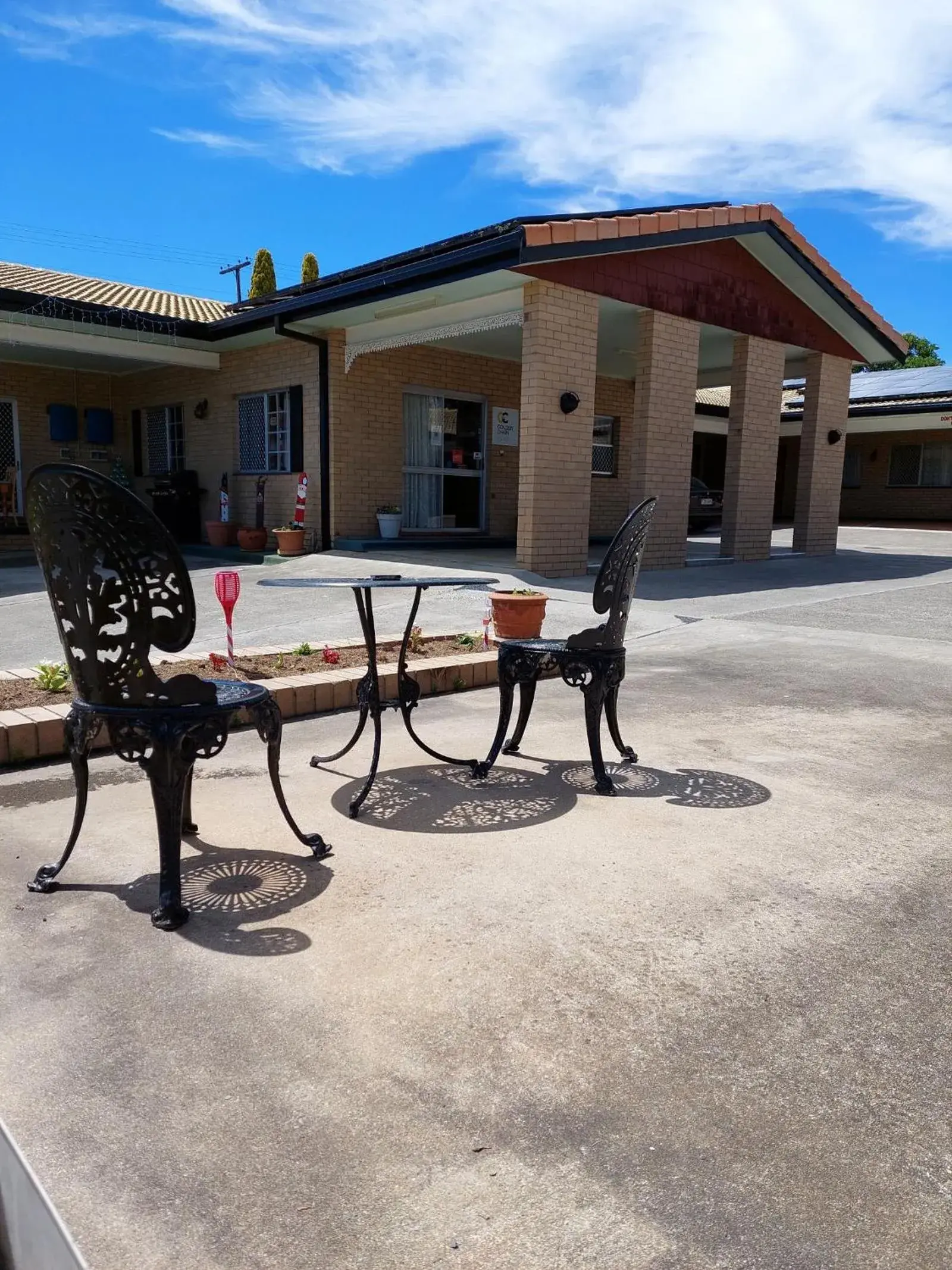 Property building in Settlers Motor Inn Property building in Settlers Motor Inn