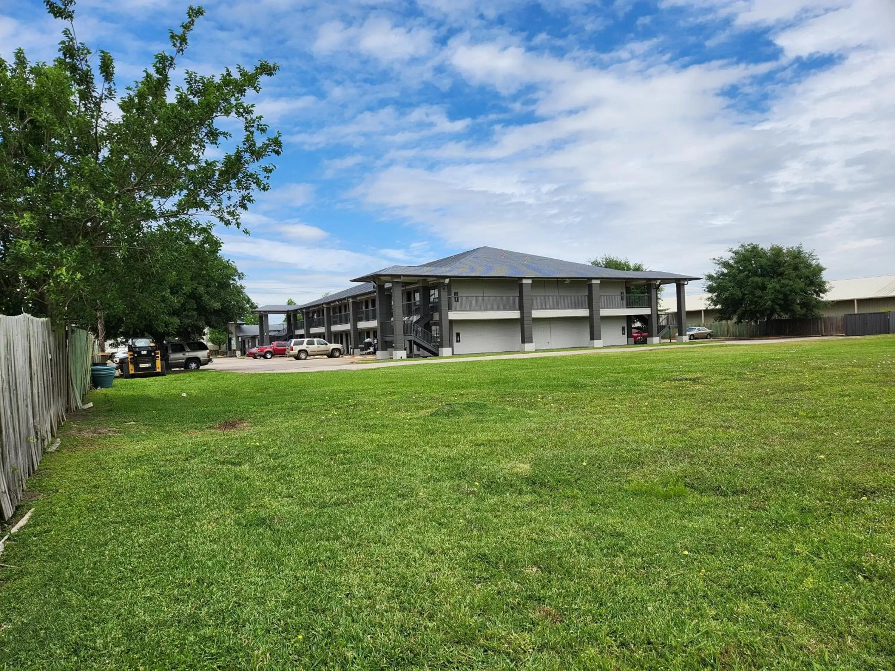 Parking, Property Building in Express Inn Hobby Airport