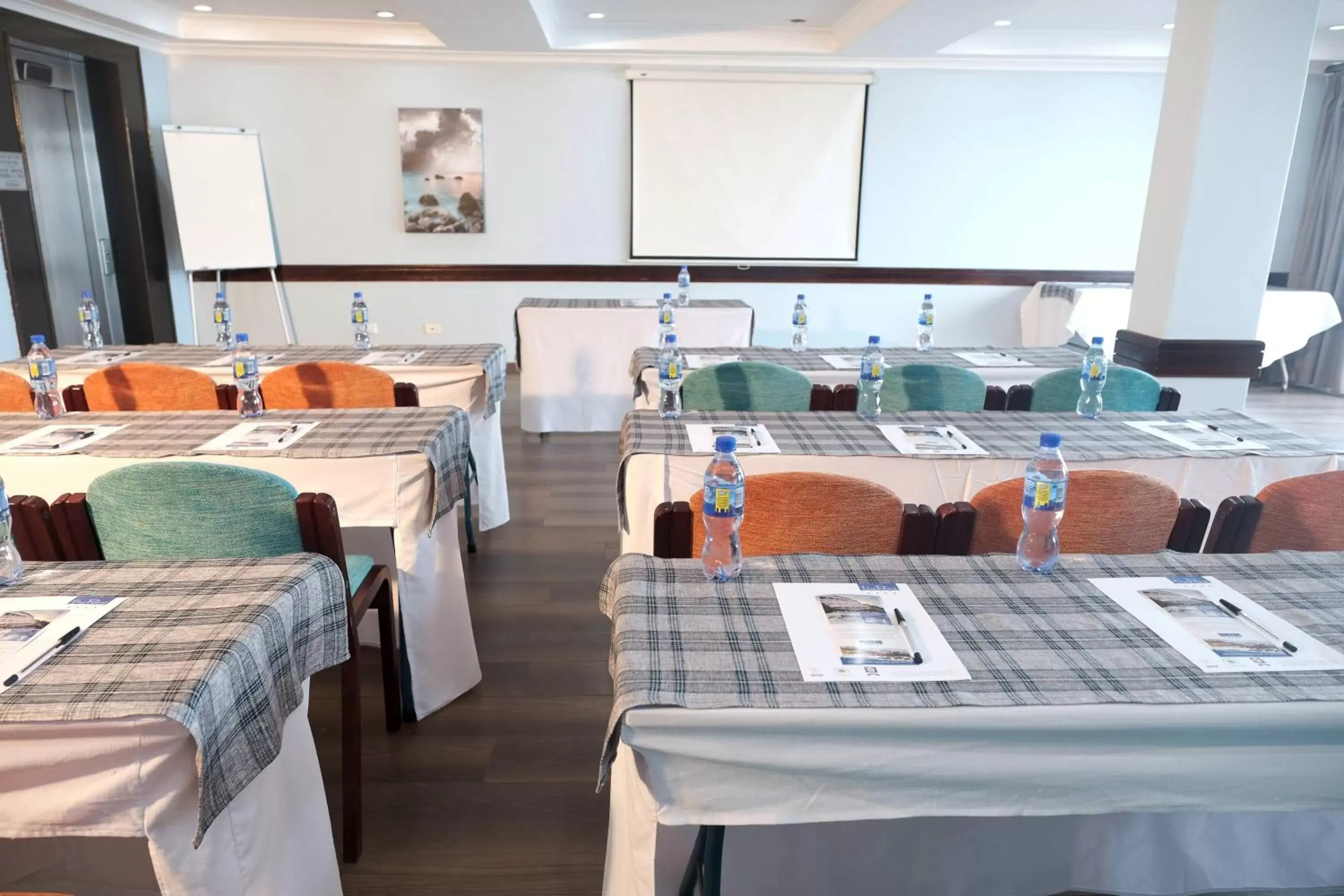 Meeting/conference room, Restaurant/Places to Eat in The Point Hotel & Spa