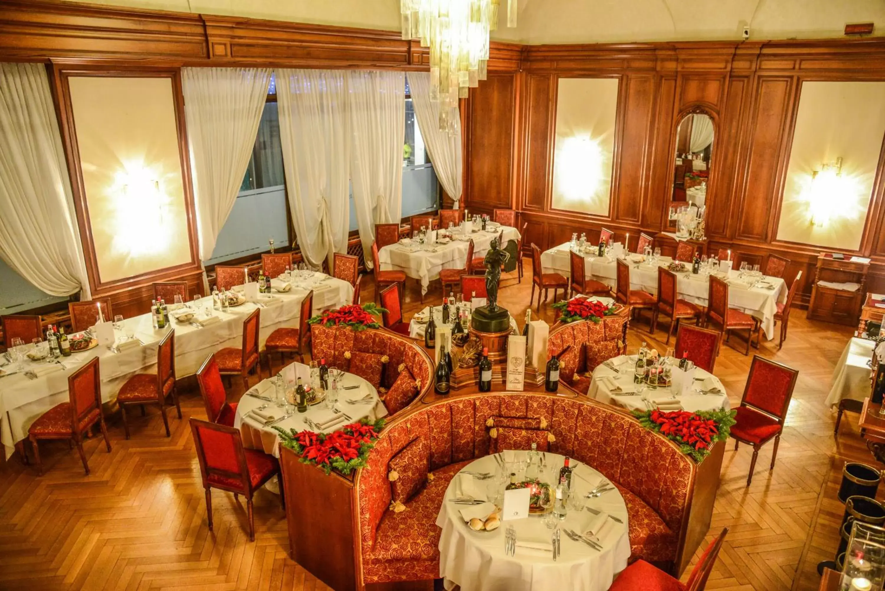 Restaurant/Places to Eat in Hotel Vittoria