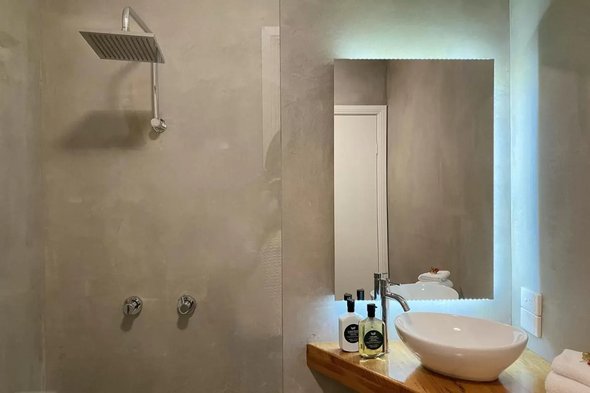 Shower, Bathroom in Bay Breeze Boutique Accommodation