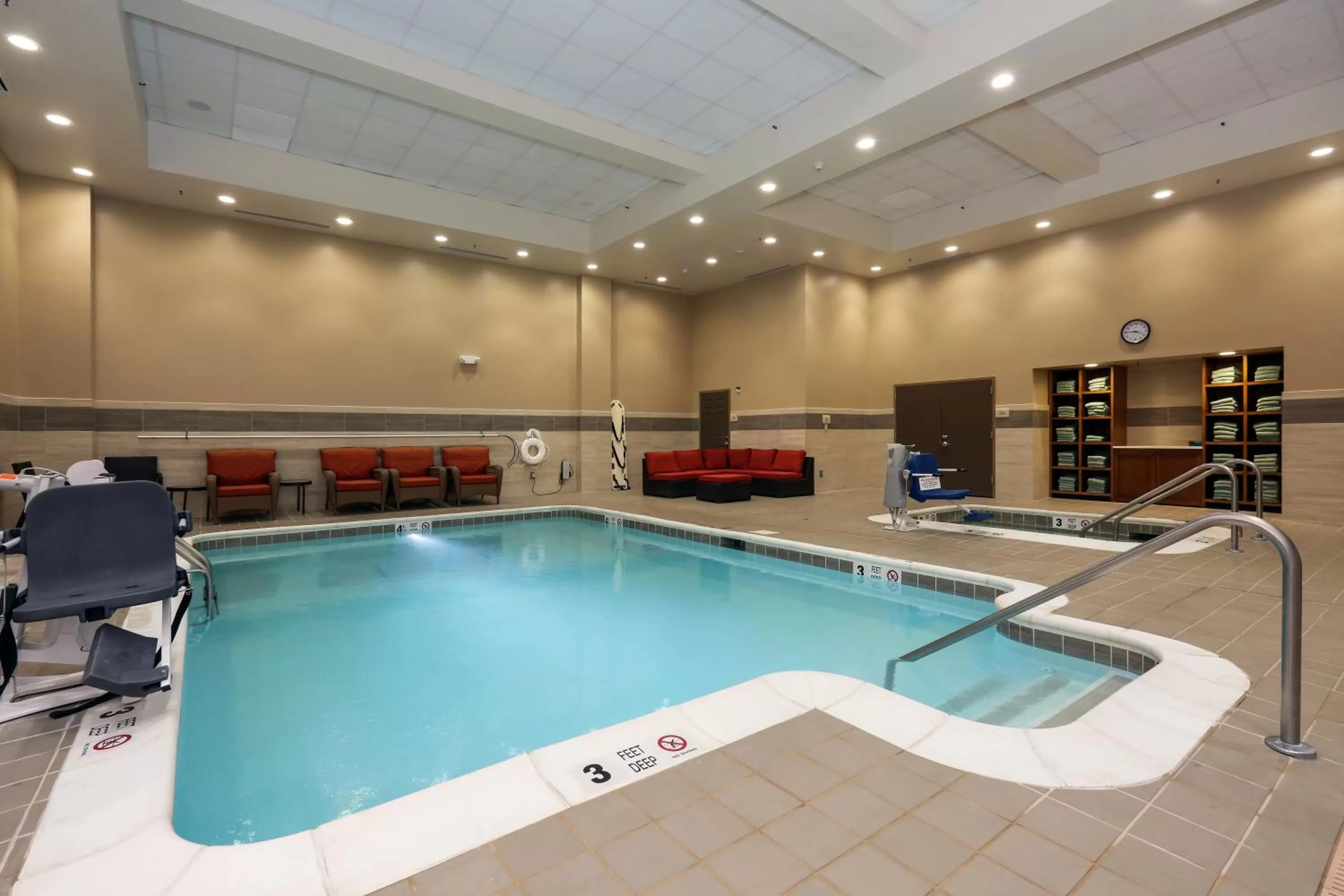 Swimming pool in Hilton Garden Inn Clifton Park