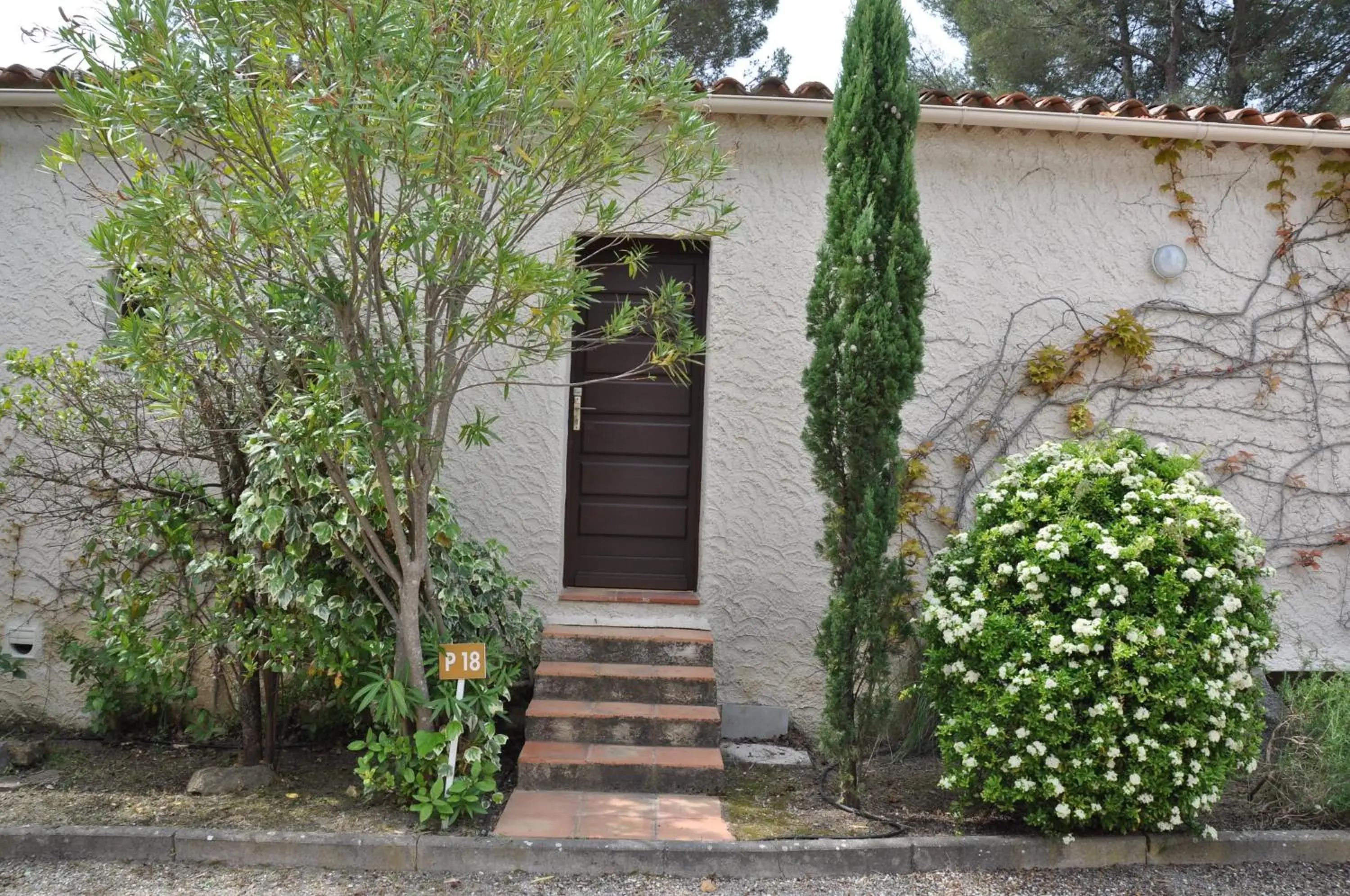 Facade/entrance in La Cigalière