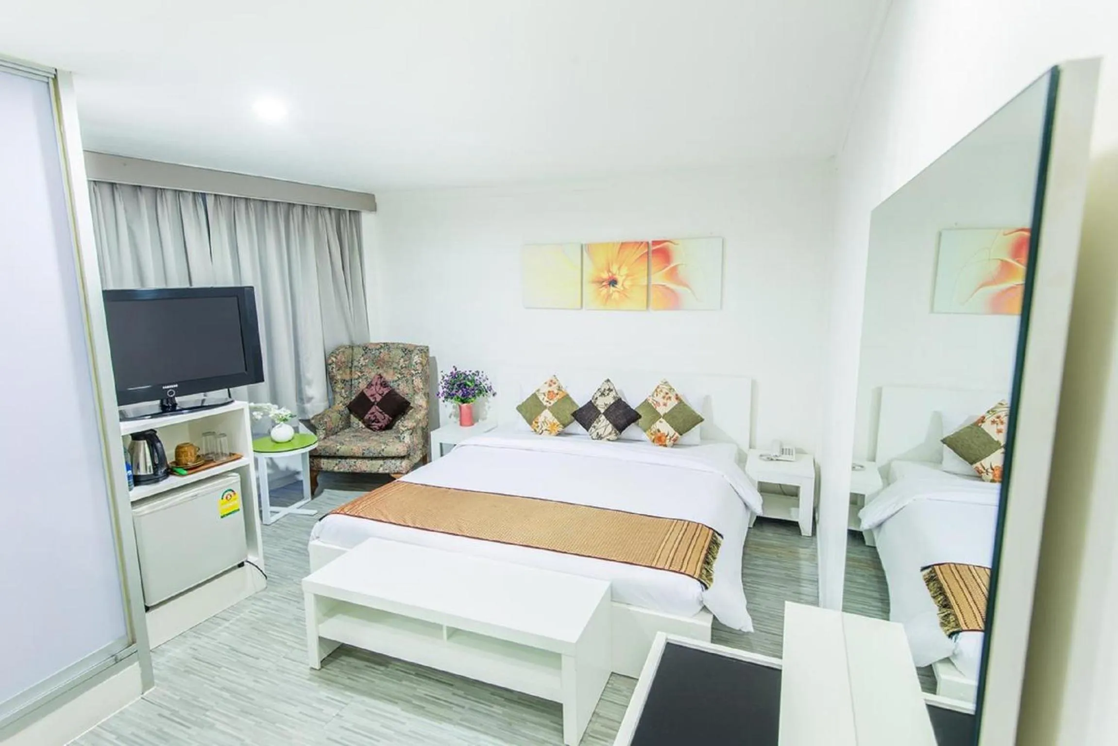 Bedroom, Bed in Pratunam City Inn