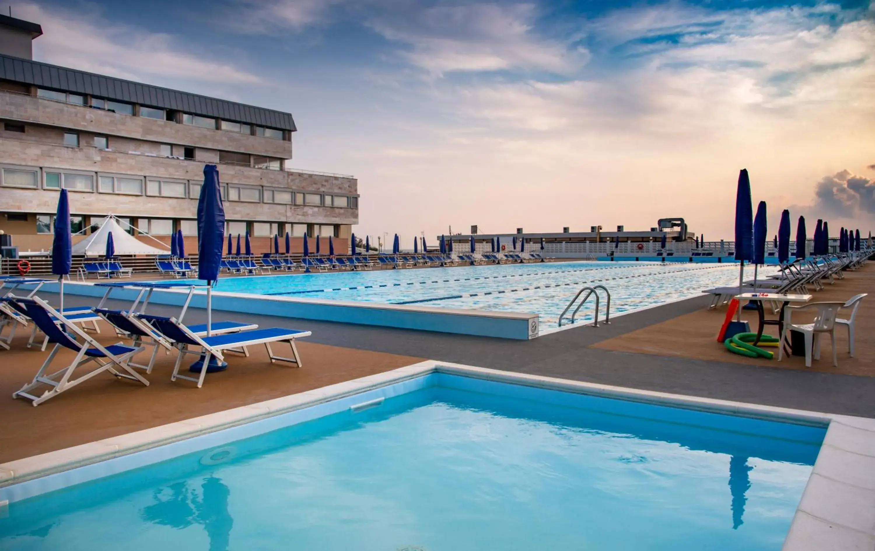 Summer, Swimming Pool in Grand Hotel Continental