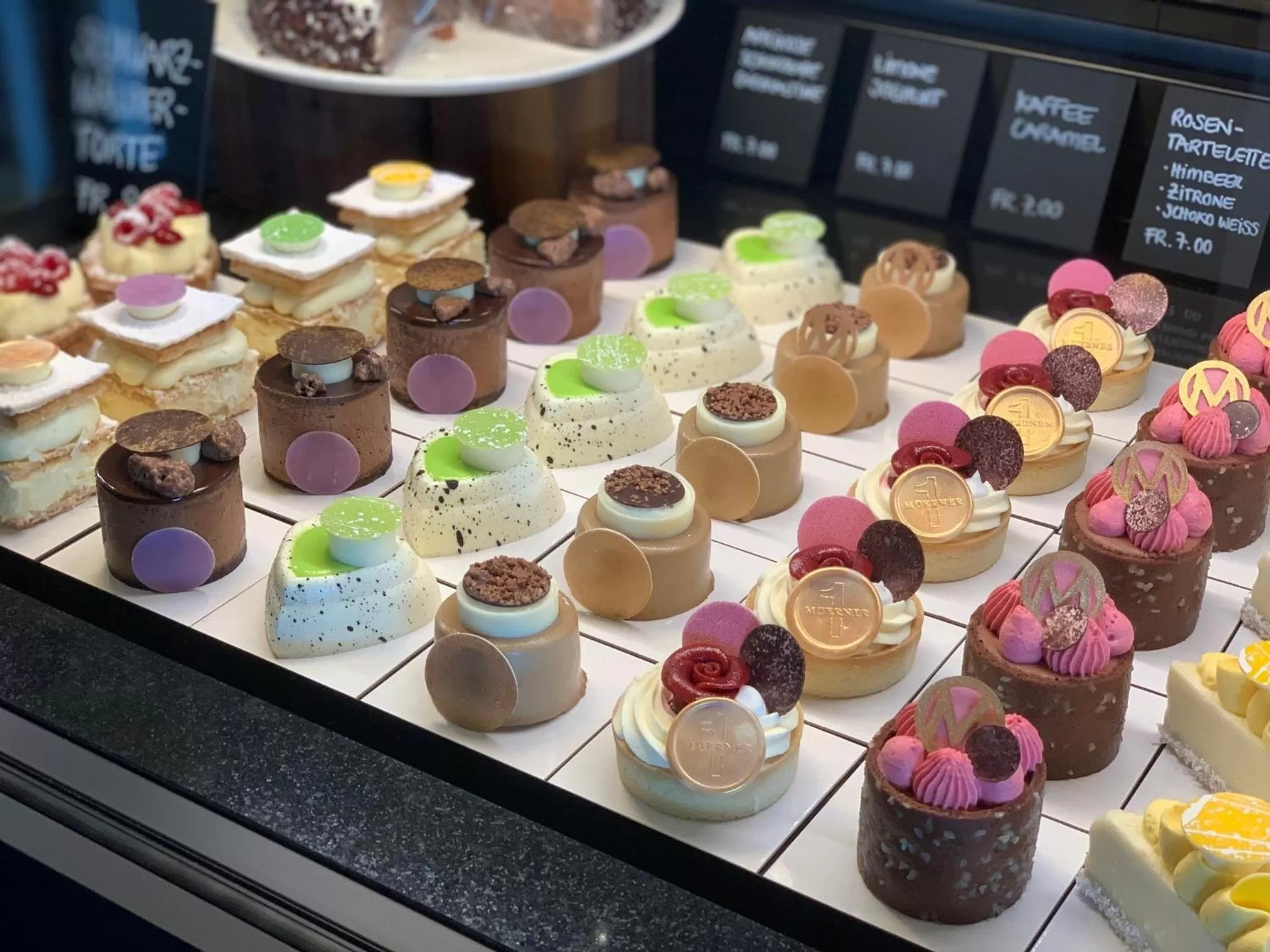 Food and drinks in AMANTE Hotel