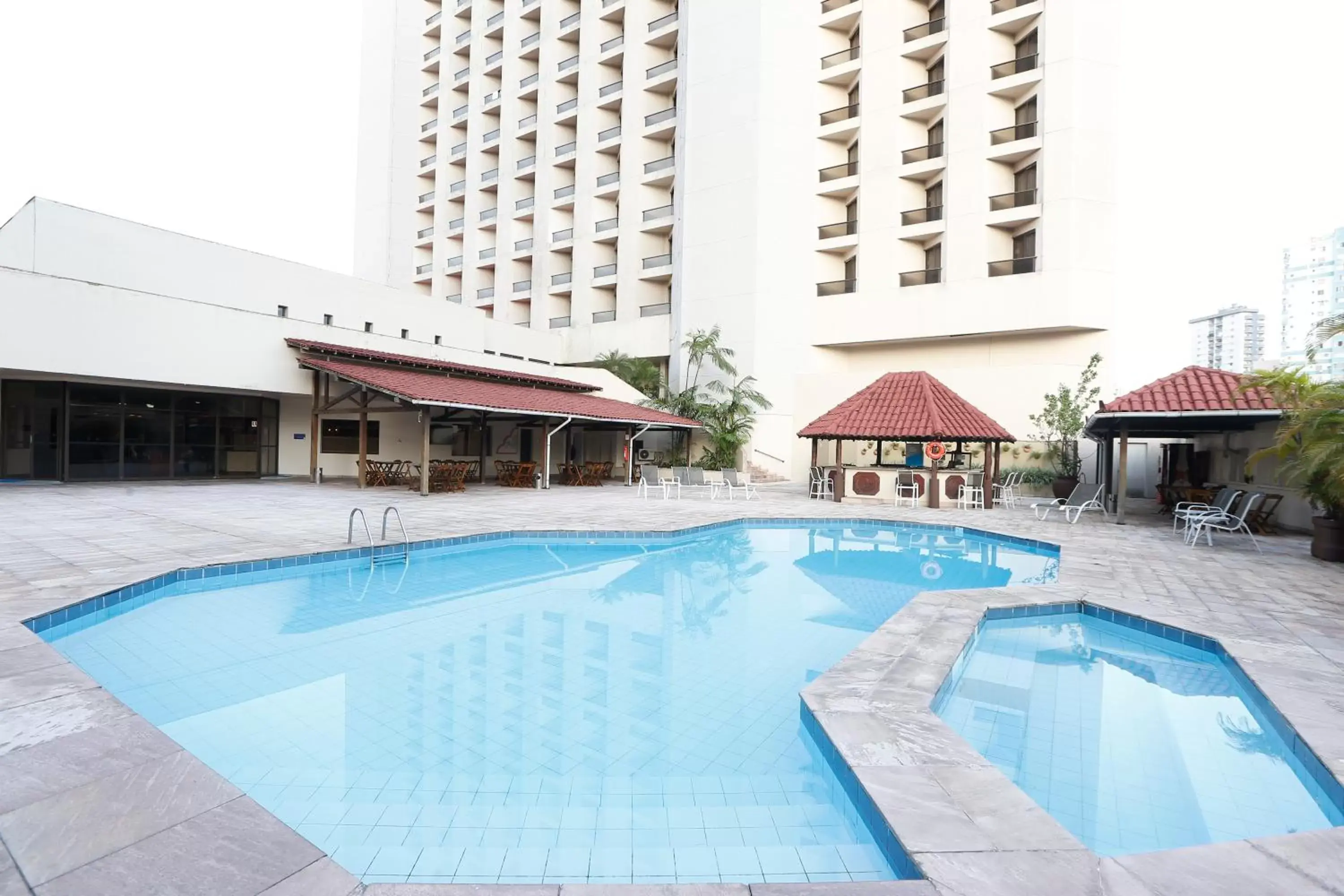 Swimming Pool in Hotel Princesa Louçã