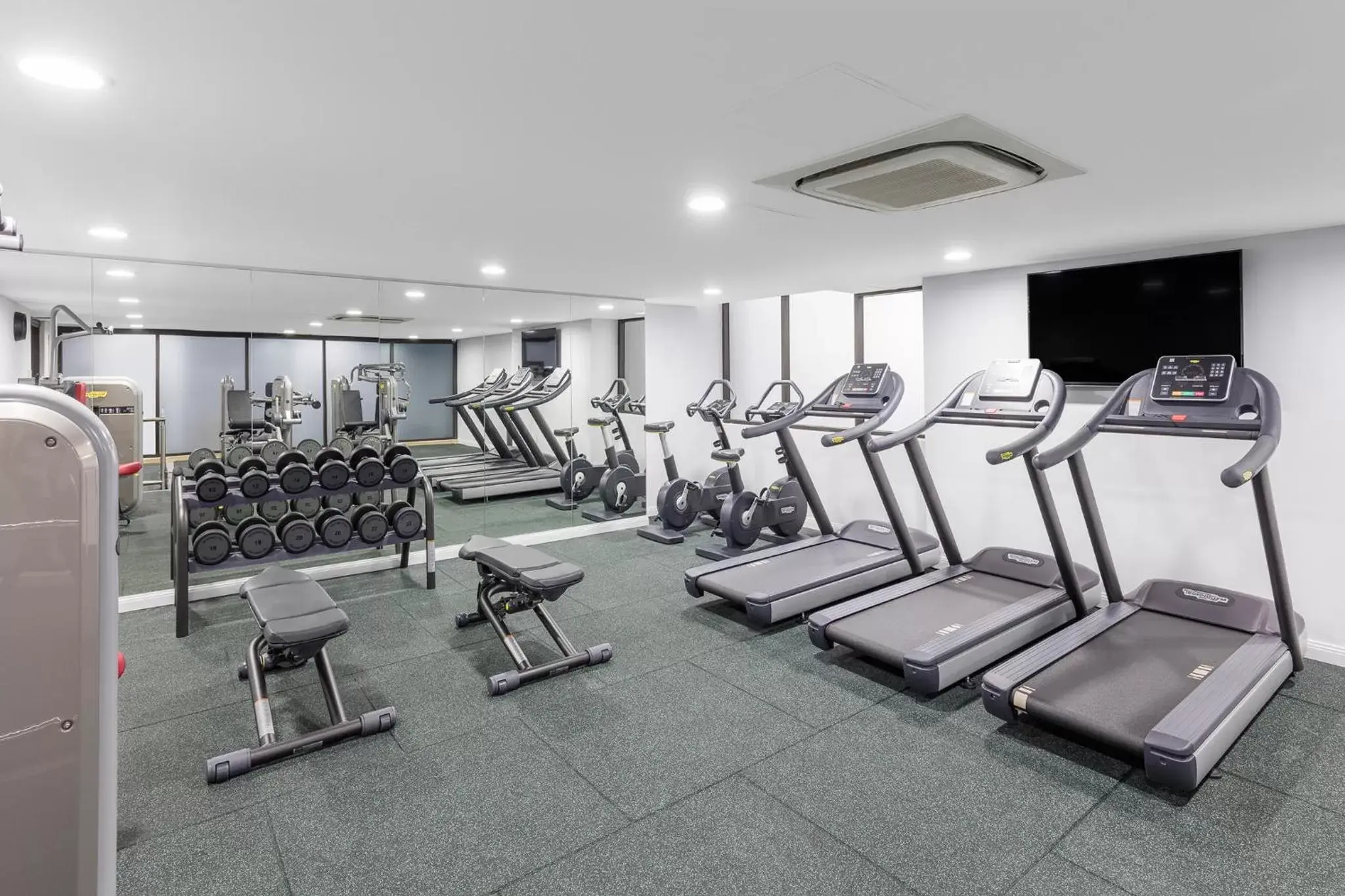 Fitness centre/facilities, Fitness Center/Facilities in Meriton Suites Church Street, Parramatta