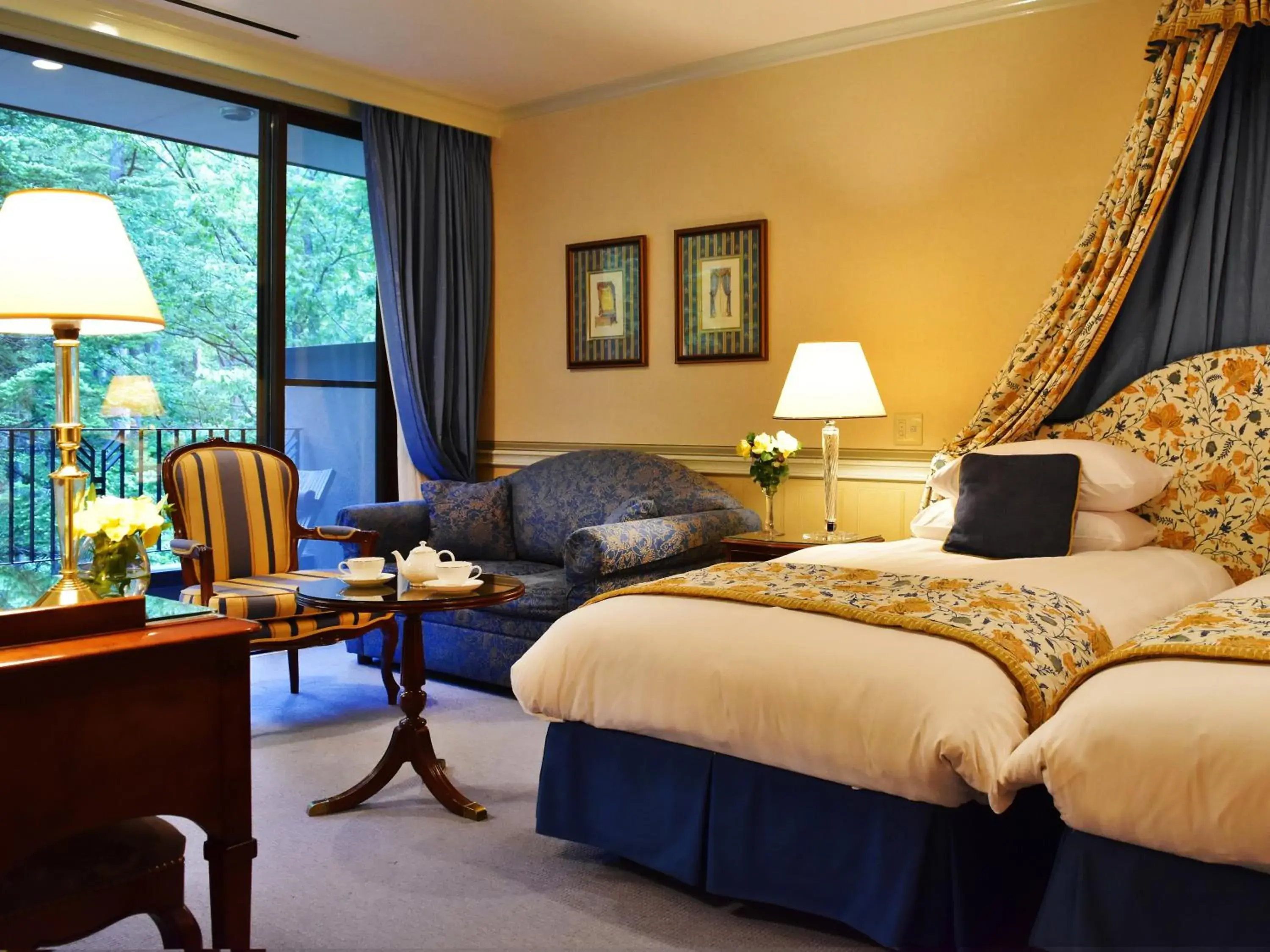 Deluxe Double or Twin Room with Spa Bath - single occupancy in Hotel La Neige Deluxe Double or Twin Room with Spa Bath - single occupancy in Hotel La Neige