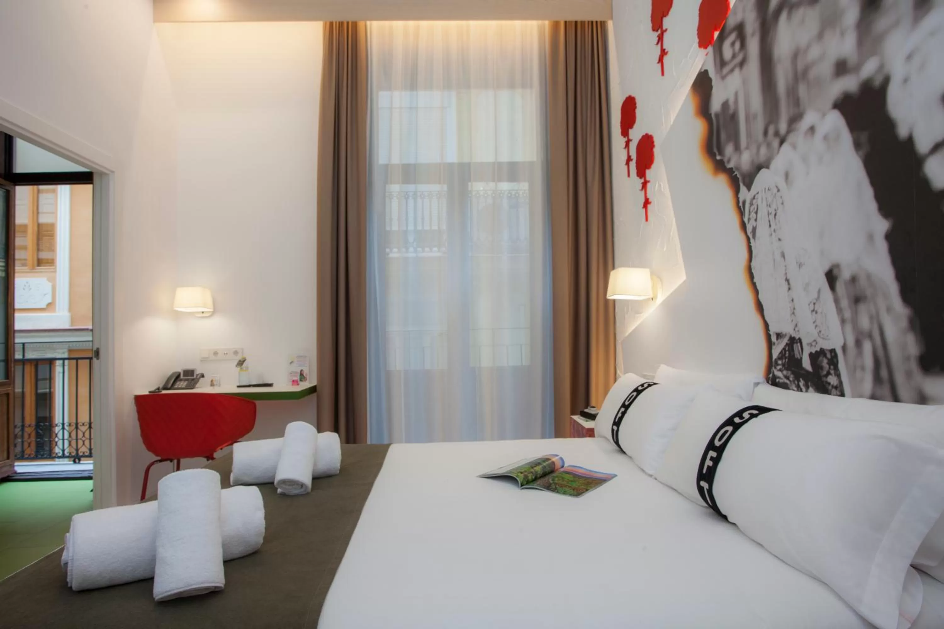 Photo of the whole room, Bed in Casual Socarrat Valencia - Adults Only