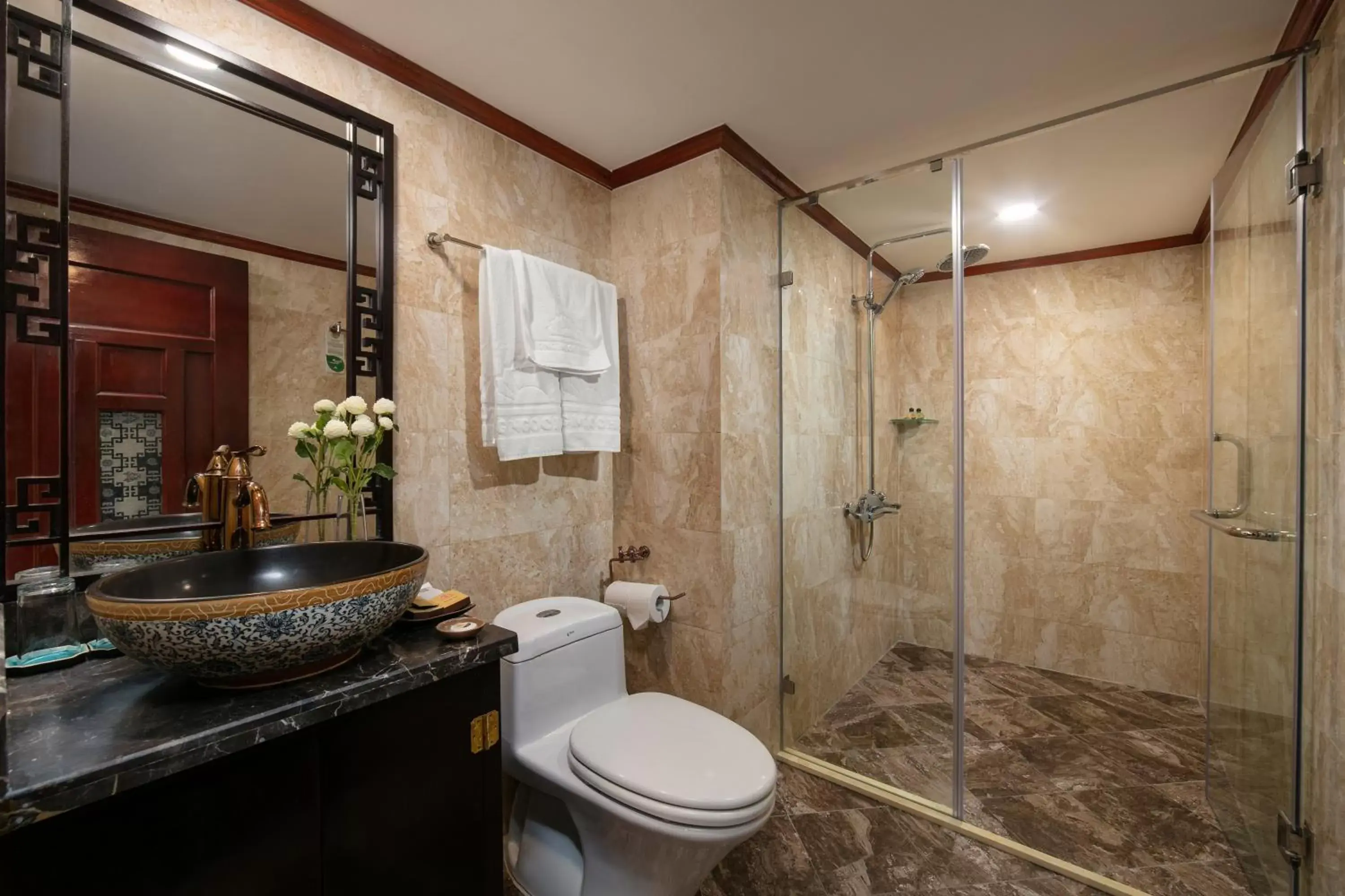 Shower, Bathroom in Hong Ngoc Dynastie Boutique Hotel & Spa