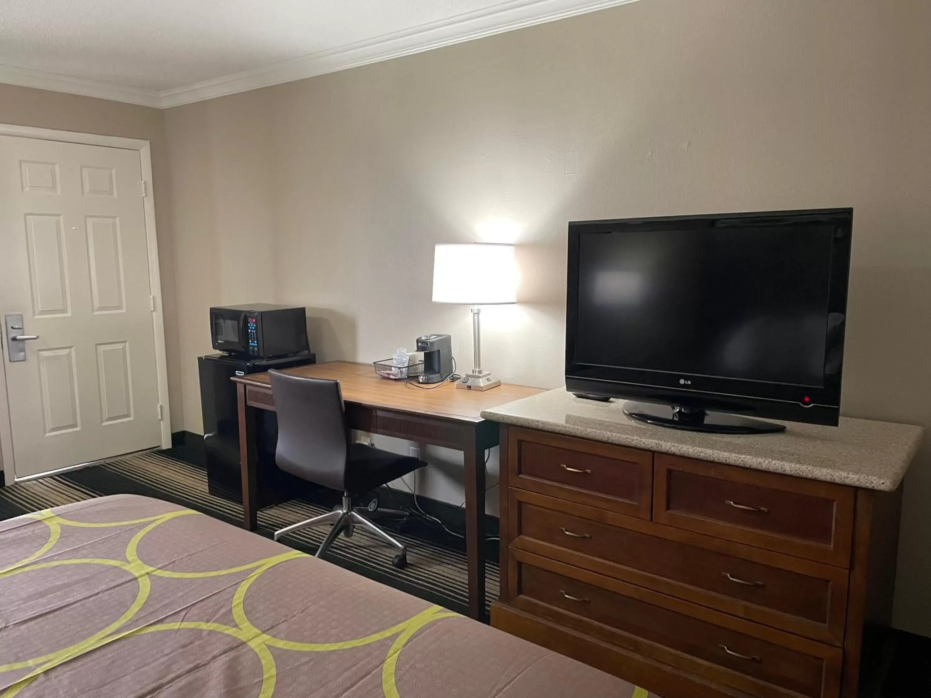 TV/Entertainment Center in Super 8 by Wyndham Junction City