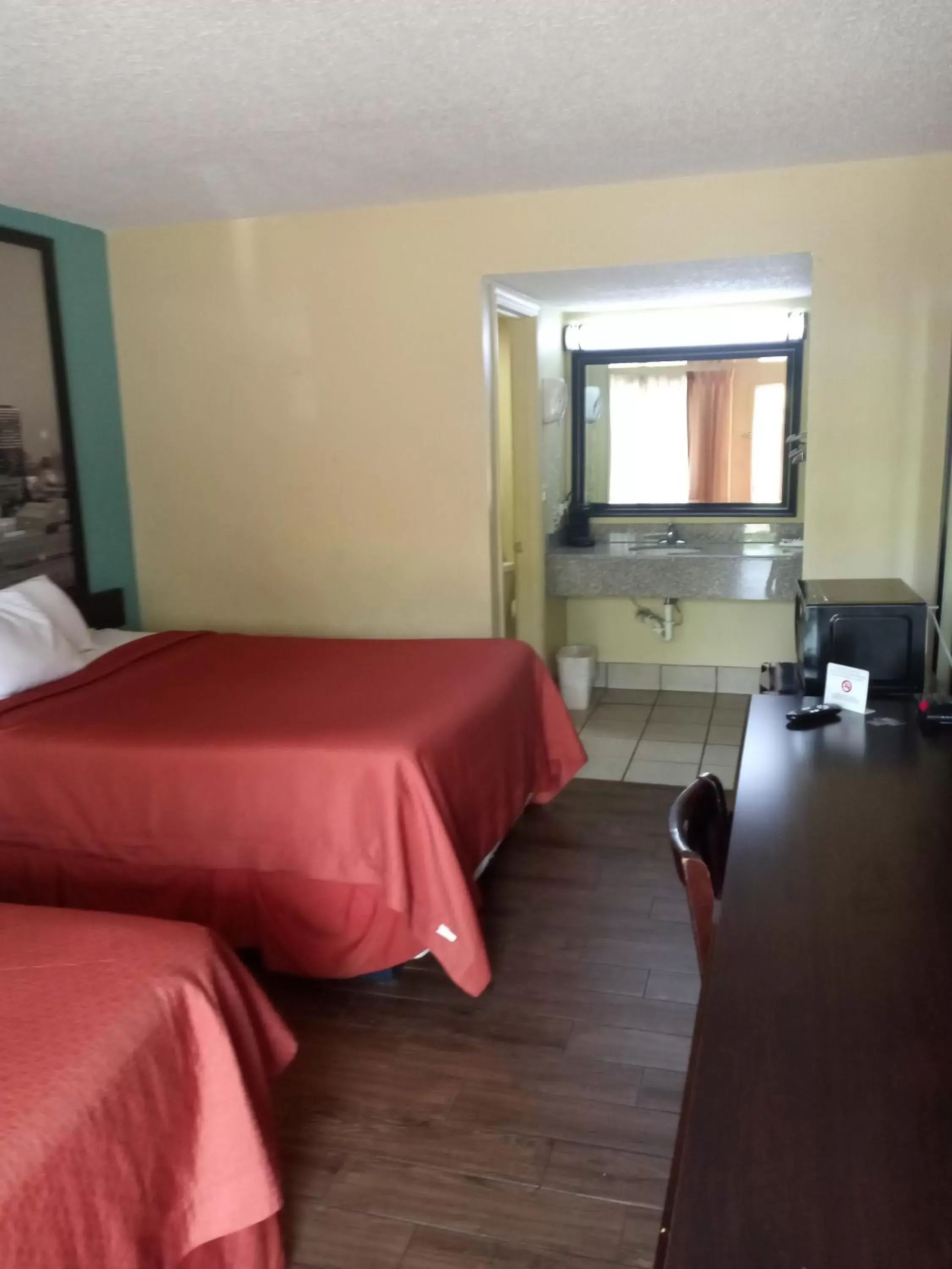 Bedroom, Bed in Super 8 by Wyndham Tulsa - Route 66 Bedroom, Bed in Super 8 by Wyndham Tulsa - Route 66