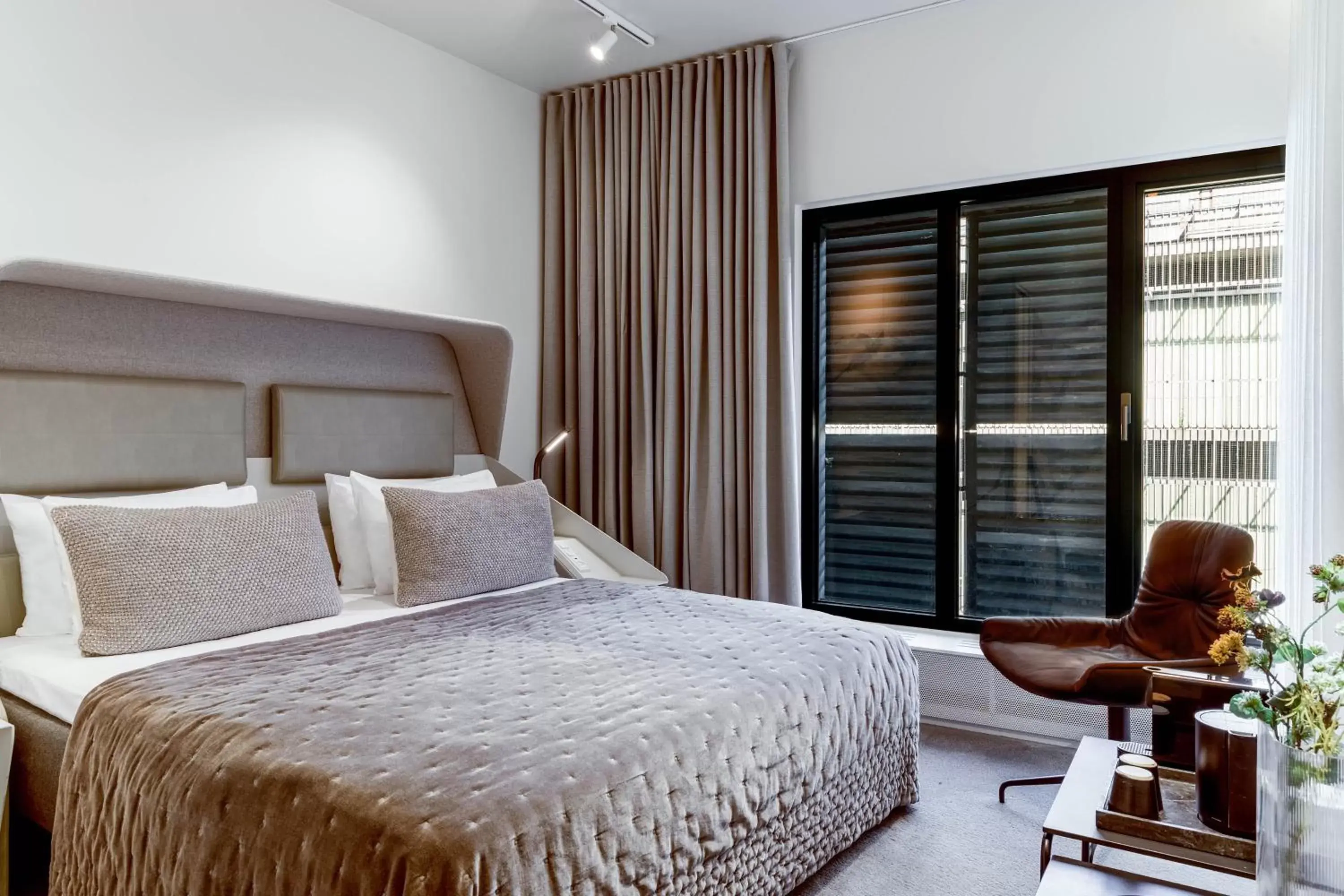 Deluxe King Room in the Socialist, a Tribute Portfolio Hotel Deluxe King Room in the Socialist, a Tribute Portfolio Hotel