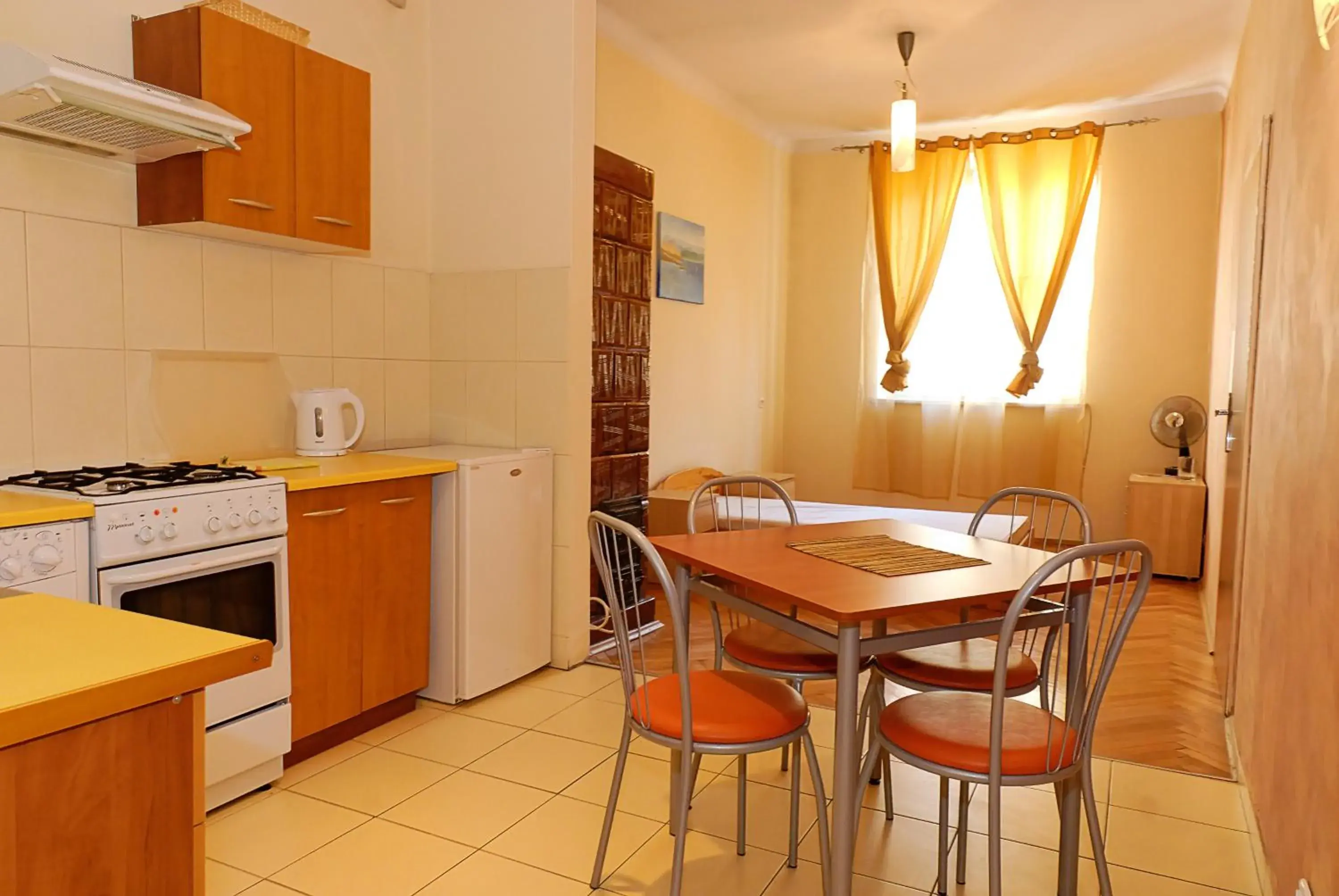 Kitchen/Kitchenette in P&J Tourist Apartments