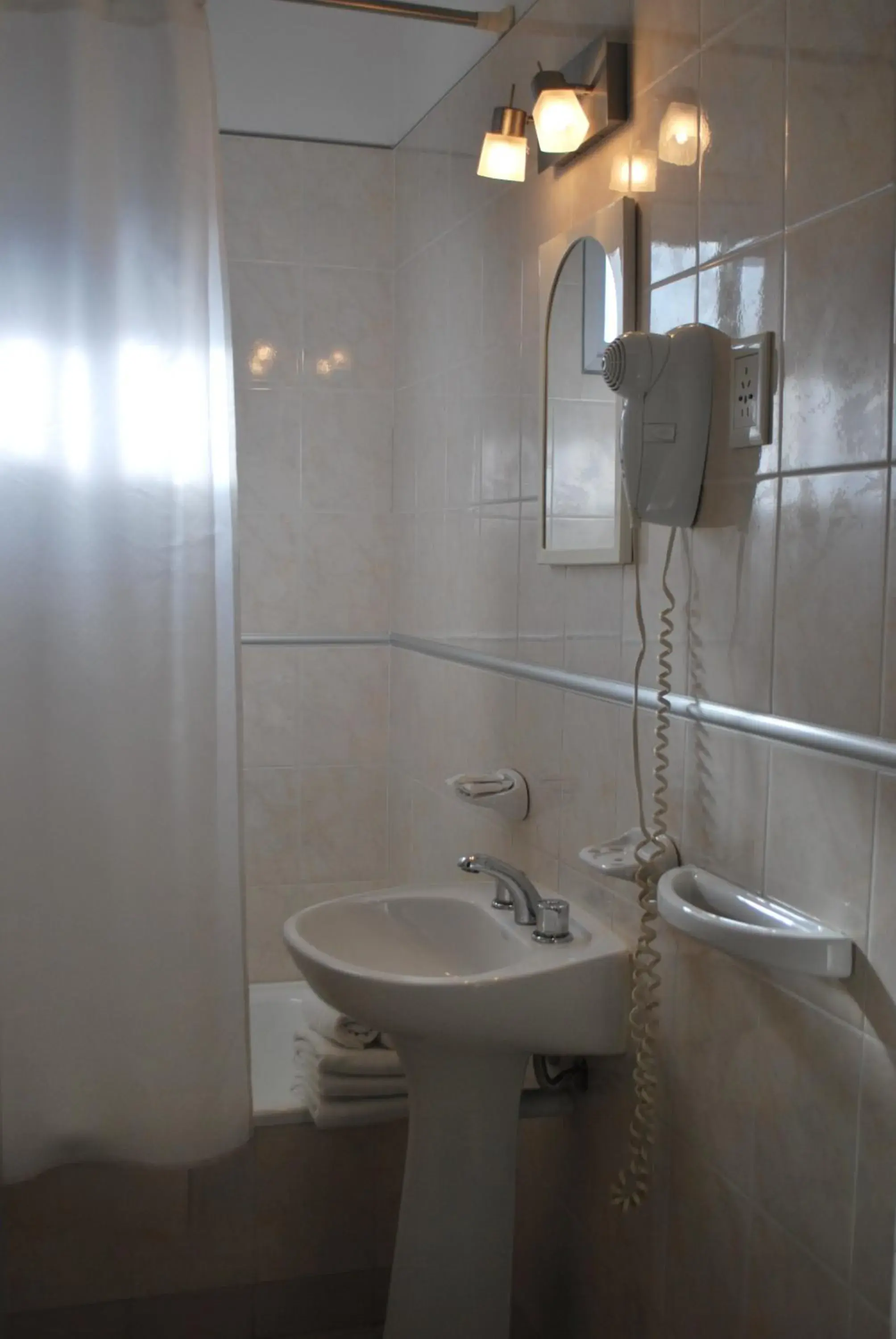 Bathroom in Hotel Gran Madryn