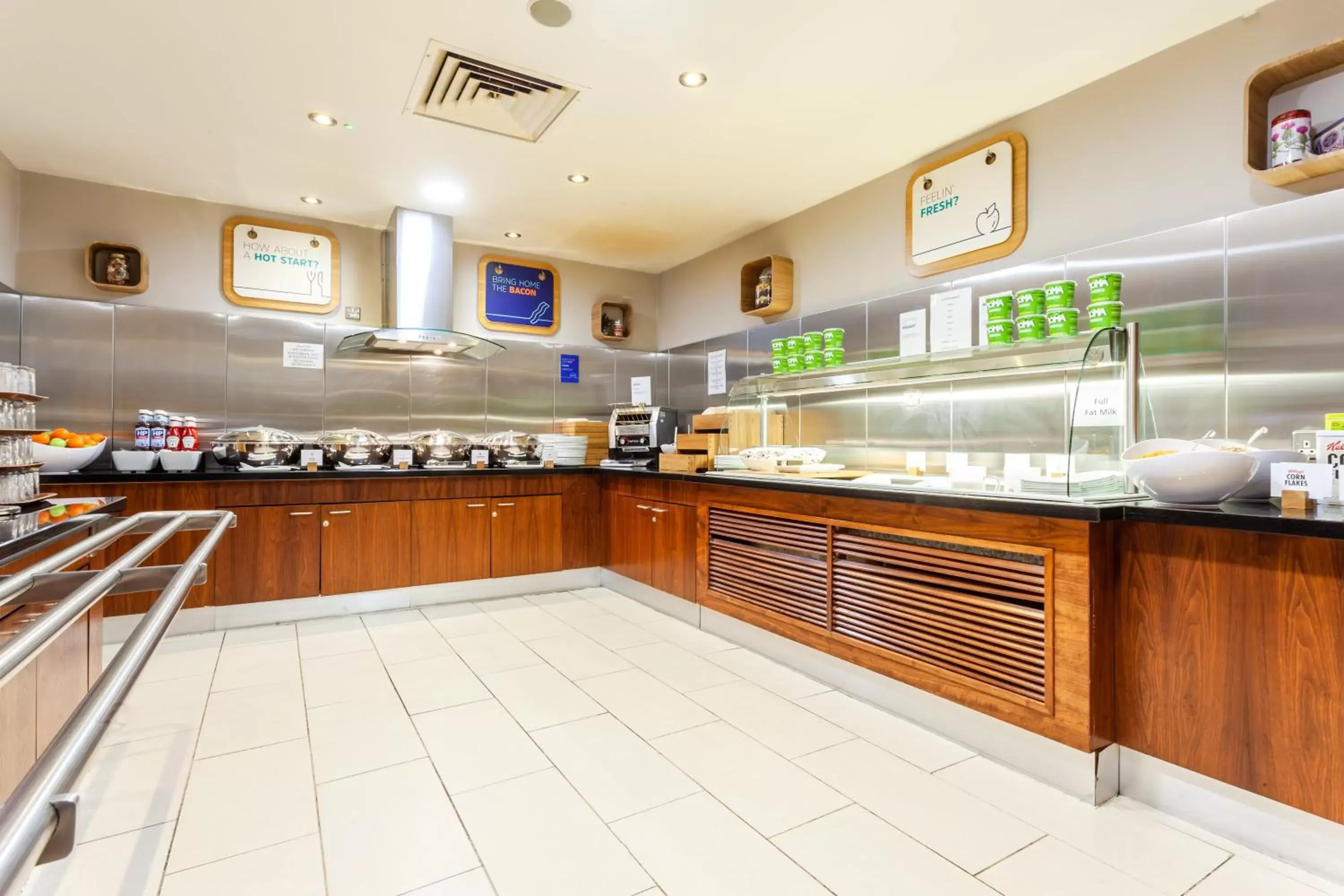 Breakfast, Restaurant/Places to Eat in Holiday Inn Express Edinburgh – Royal Mile, an IHG Hotel