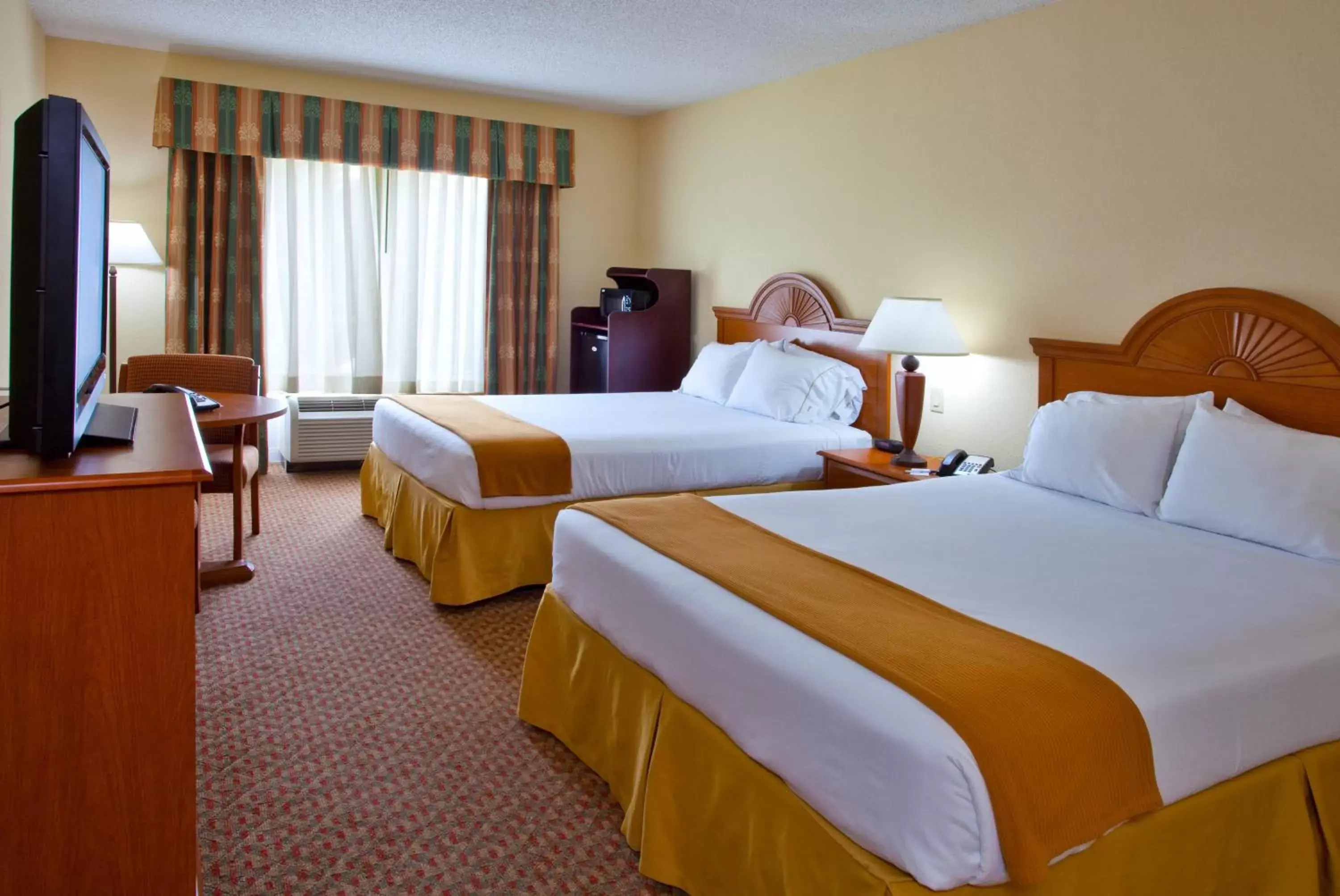 Photo of the whole room, Bed in Holiday Inn Express - Spring Hill FLORIDA, an IHG Hotel