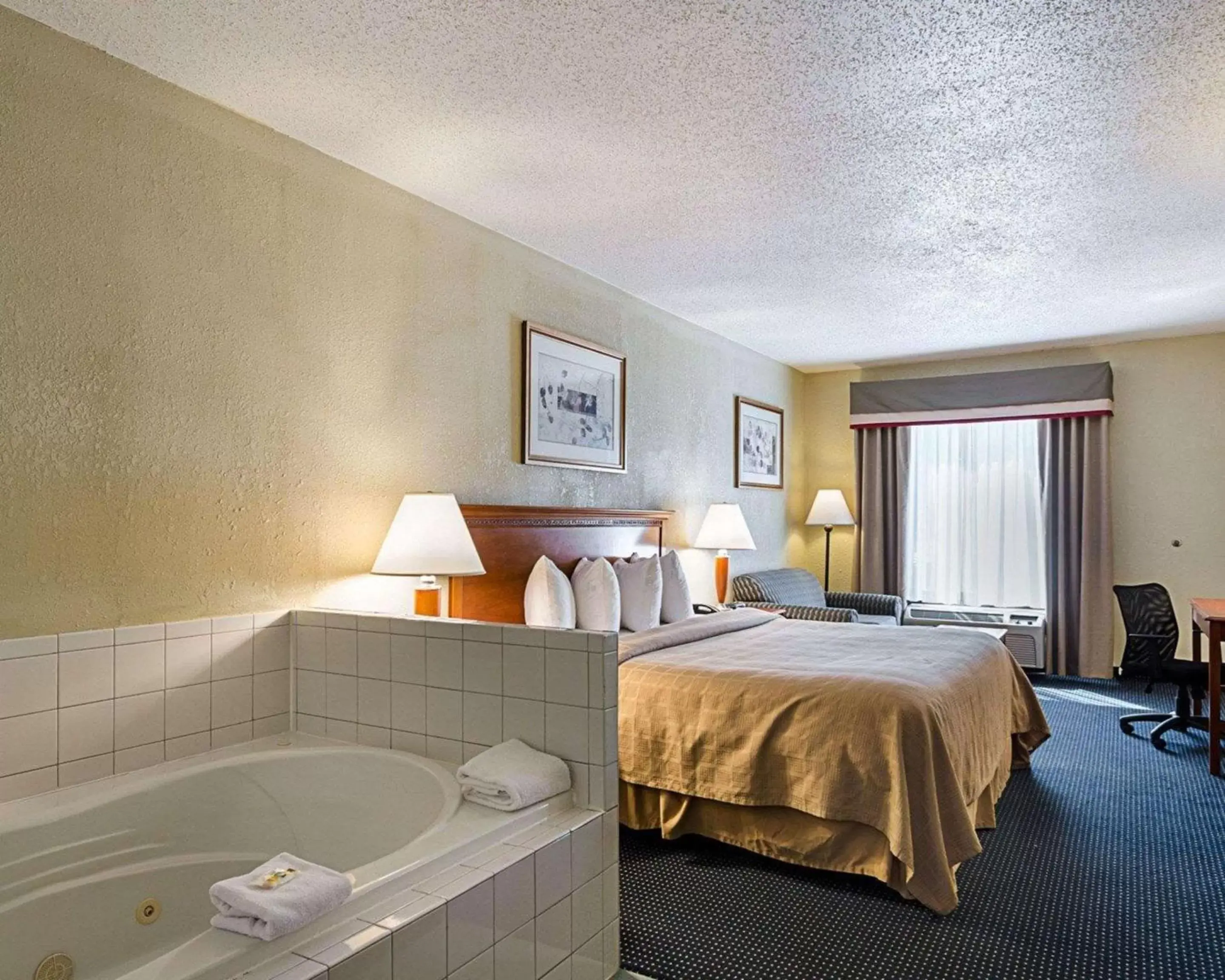 Photo of the whole room in Quality Inn Troutville - Roanoke North