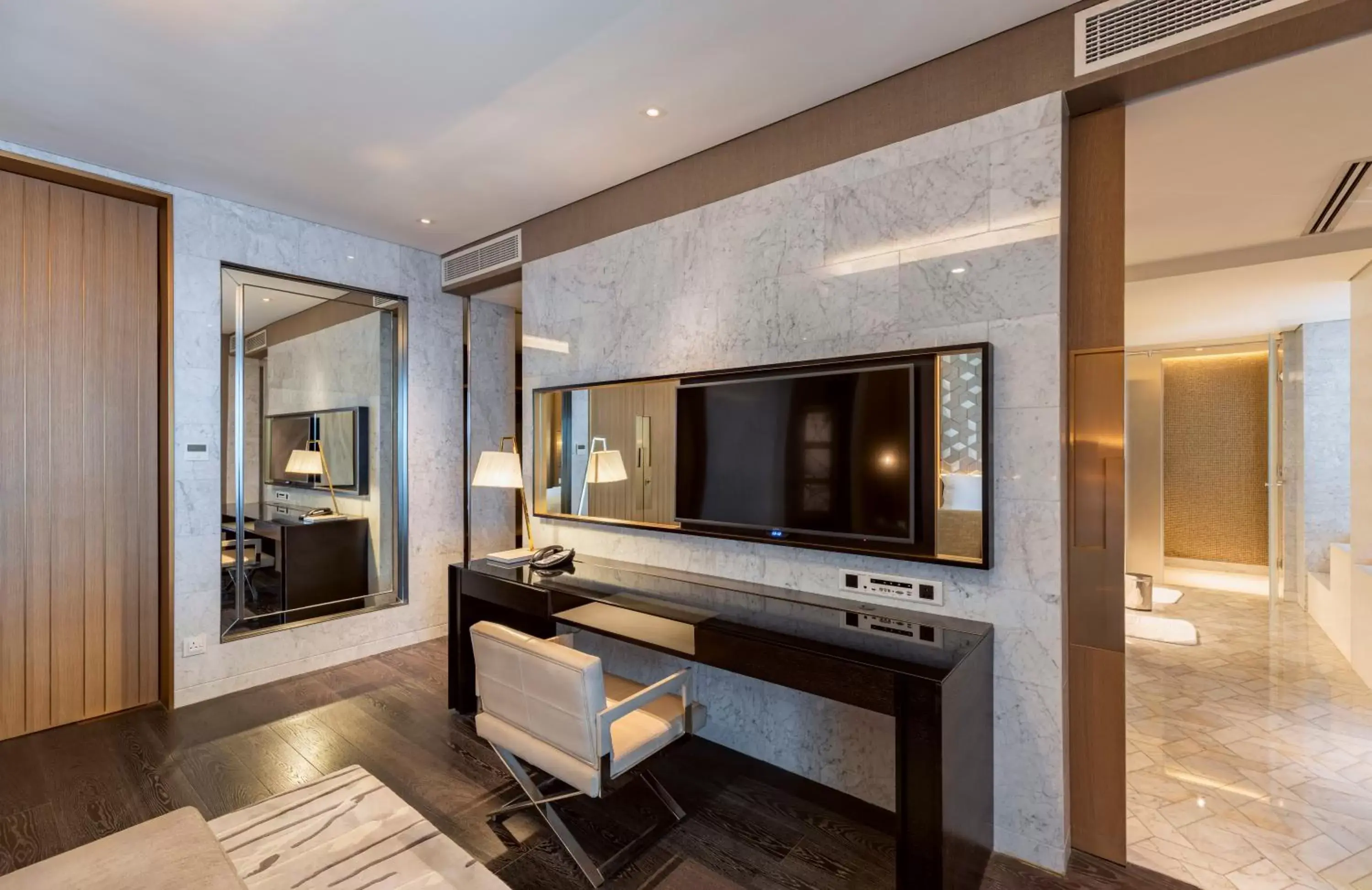 Bedroom, TV/Entertainment Center in Al Bandar Rotana – Dubai Creek